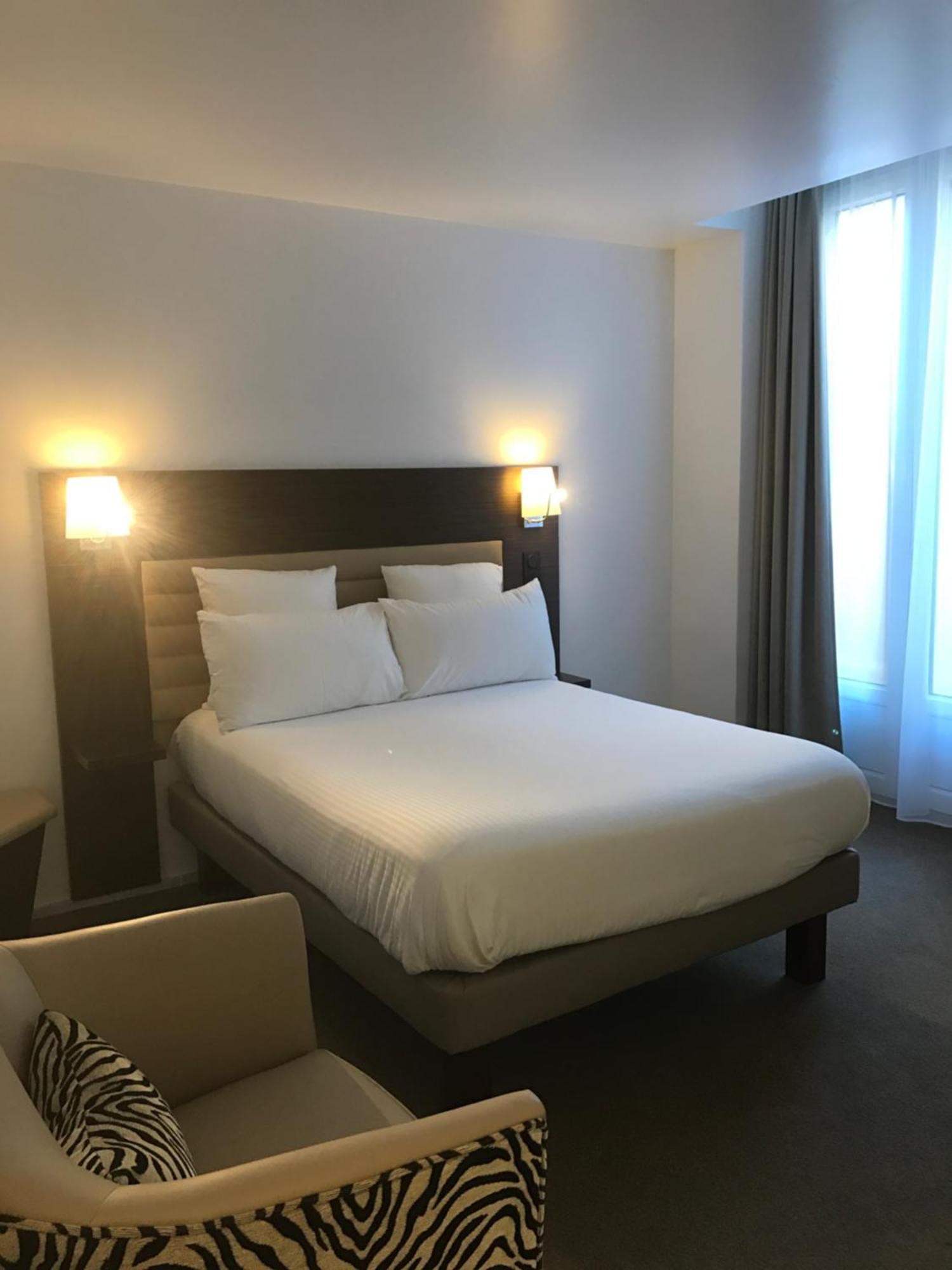 Hotel & Monsigny 3*