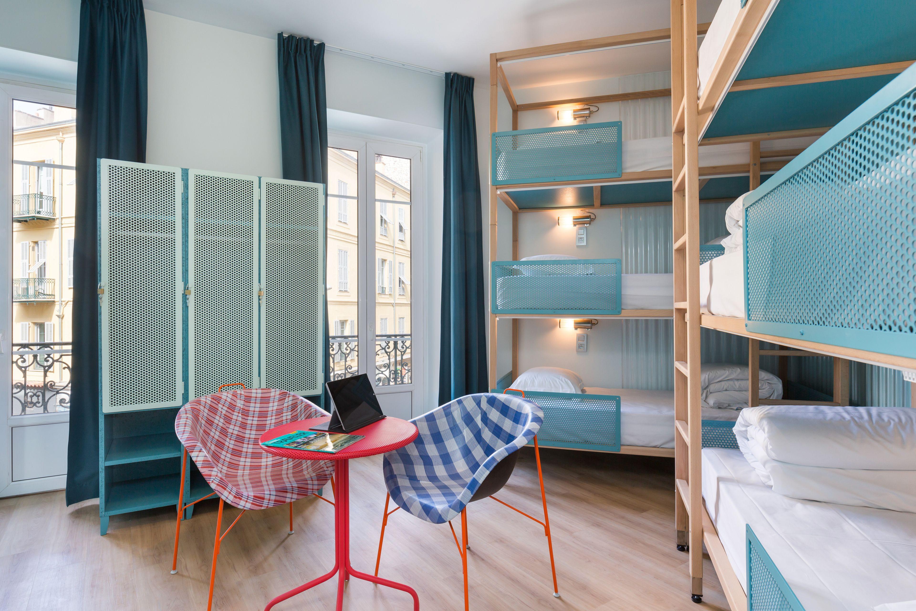 Ozz Hostel Nice