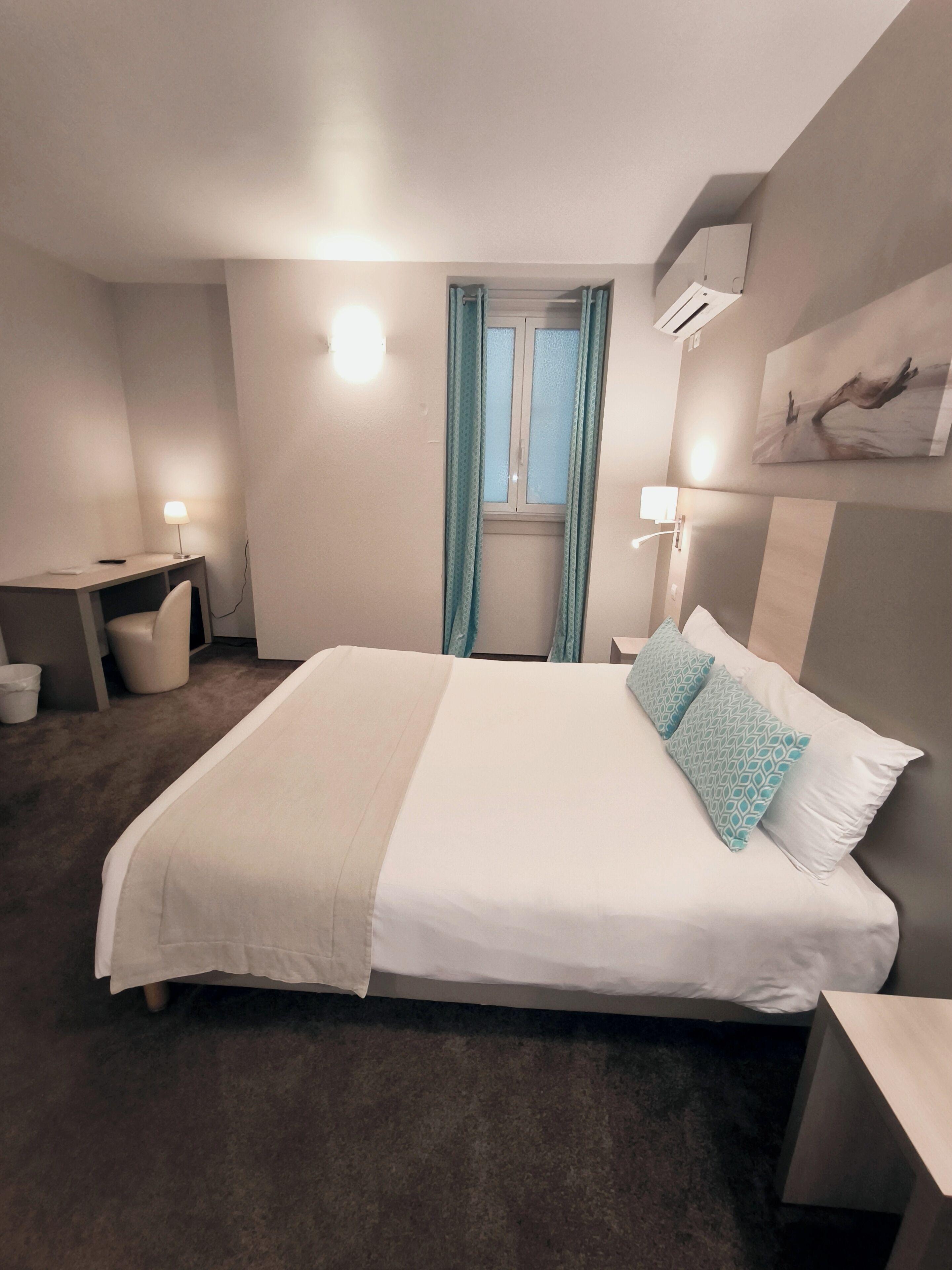 Du Midi Hotel