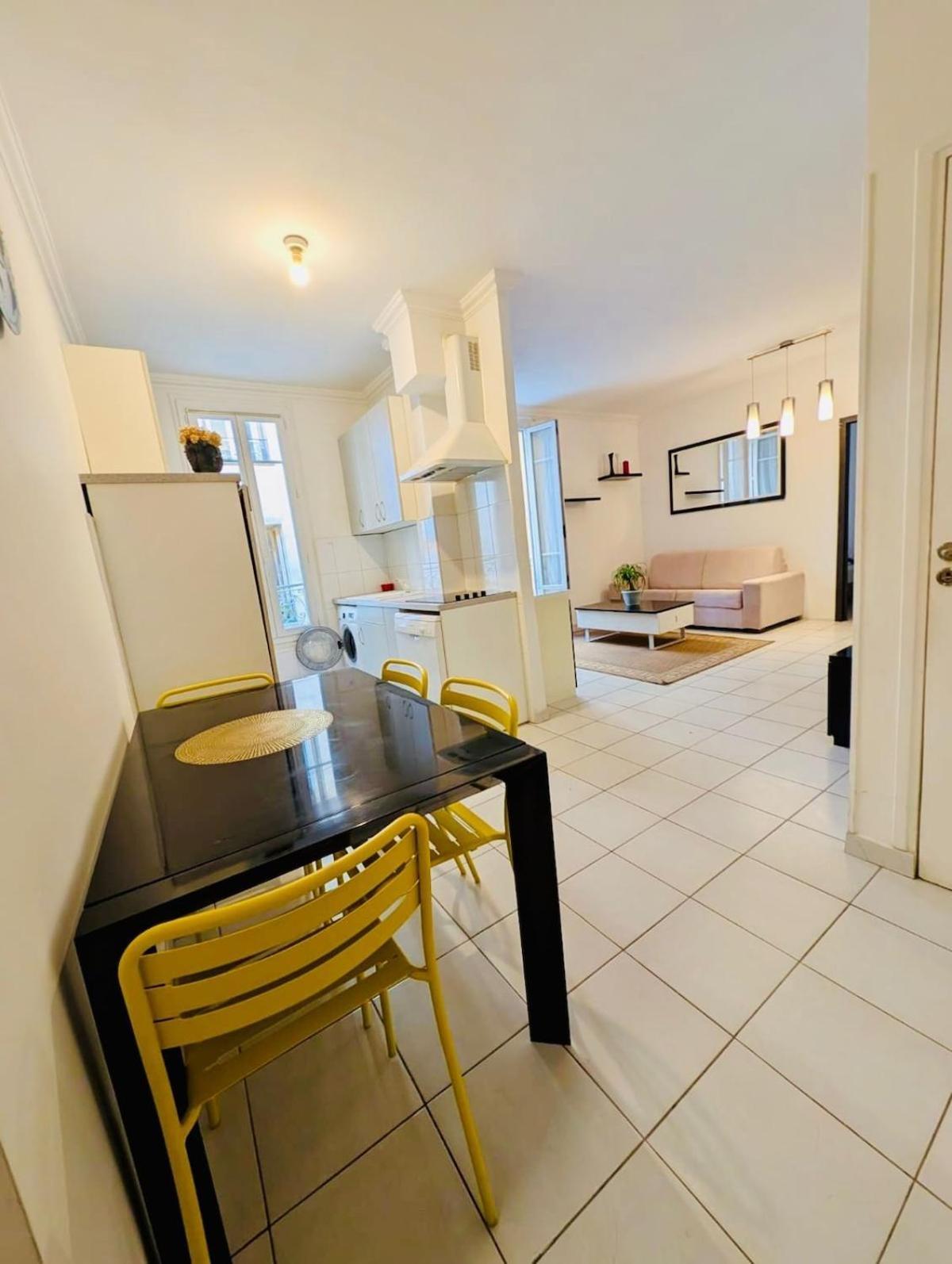 Apartment 2 Pieces En Etage Au Centre-ville De