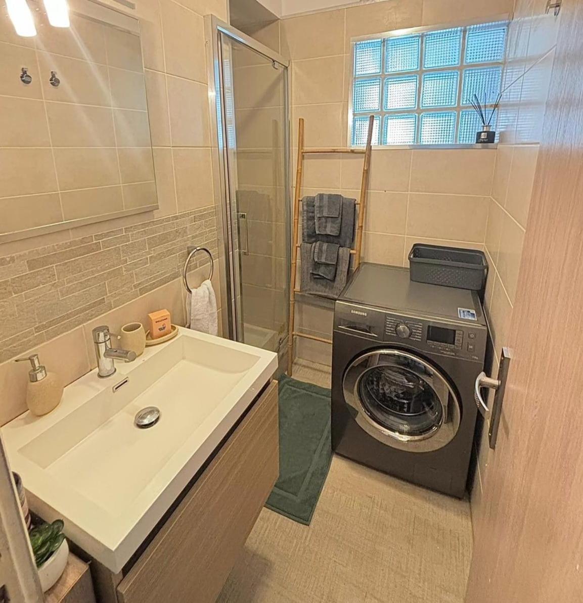 Cosy One Bedroom To Apartment