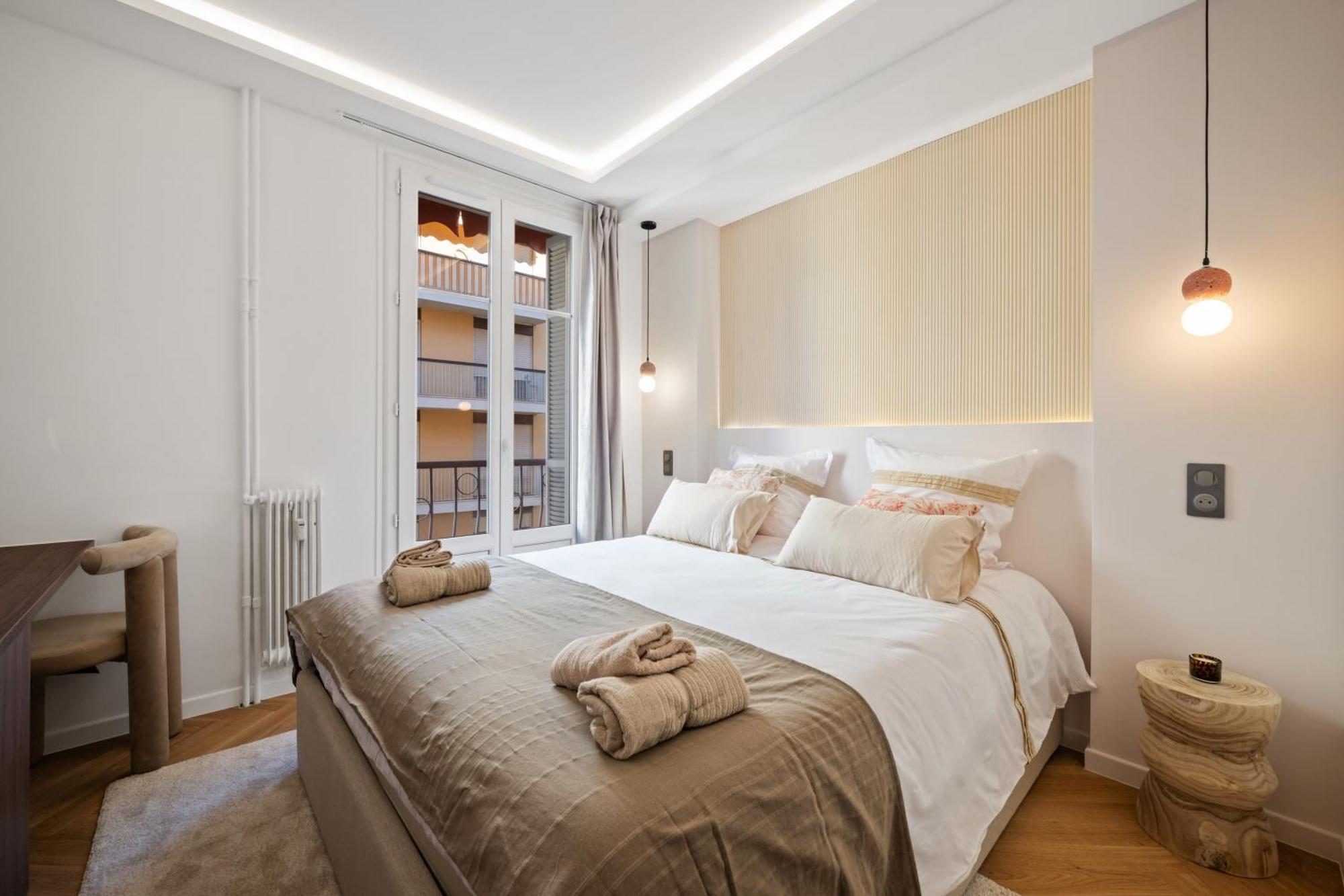 Luxueux, Spacieux Dans Le Quartier Du Port Apartment