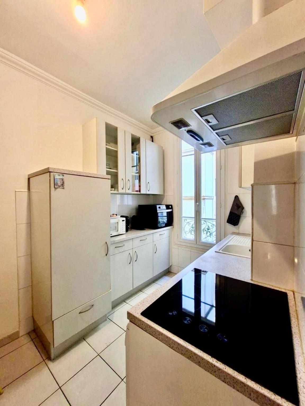 Apartment 2 Pieces En Etage Au Centre-ville De Nice