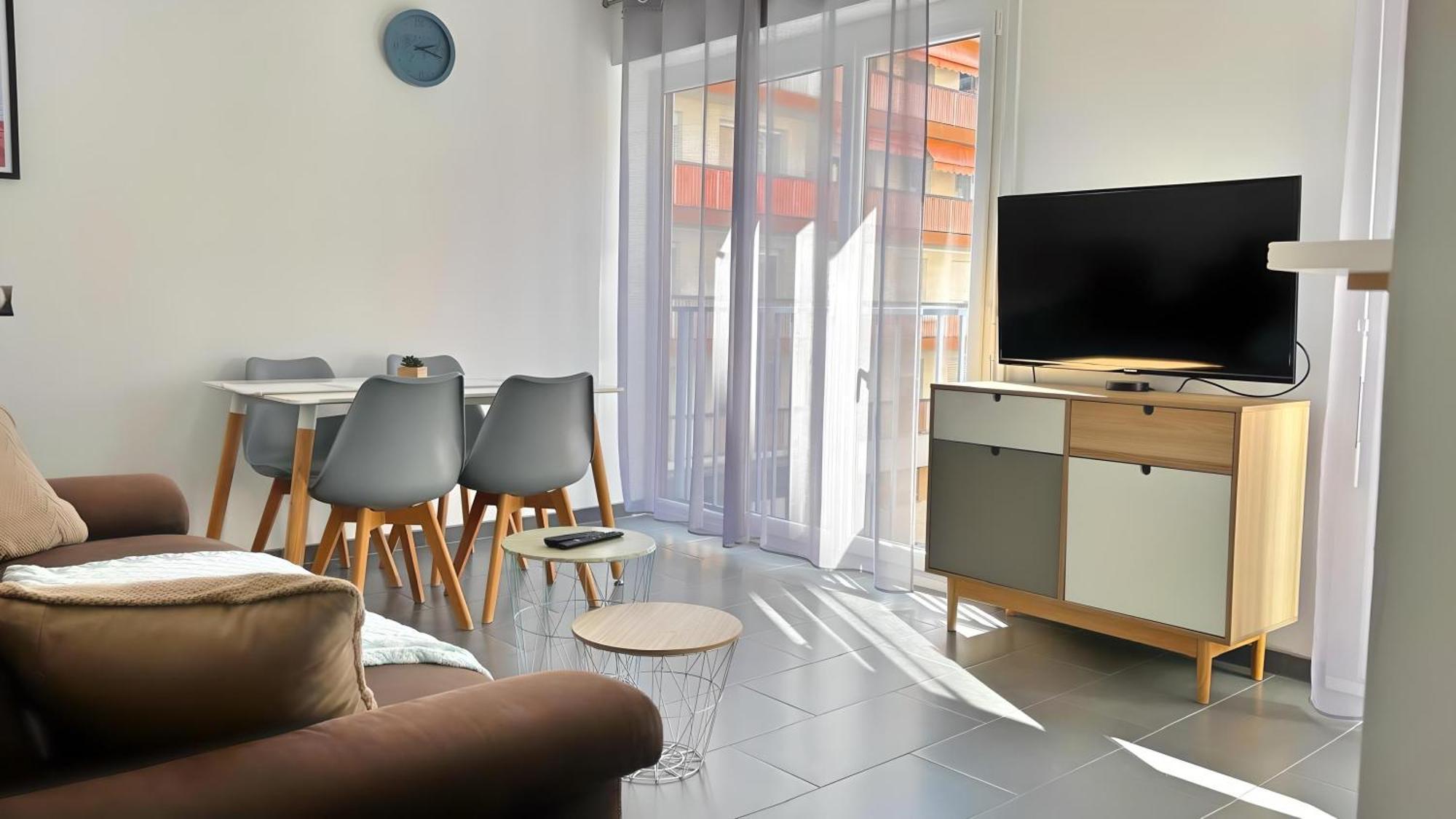 Confortable Avec Balcon - Proche Gare Riquier Sncf Nice