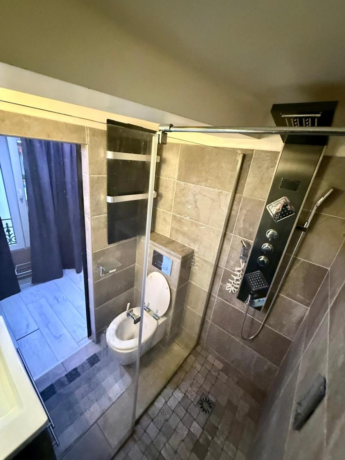 Beautiful 2 Piece Center *