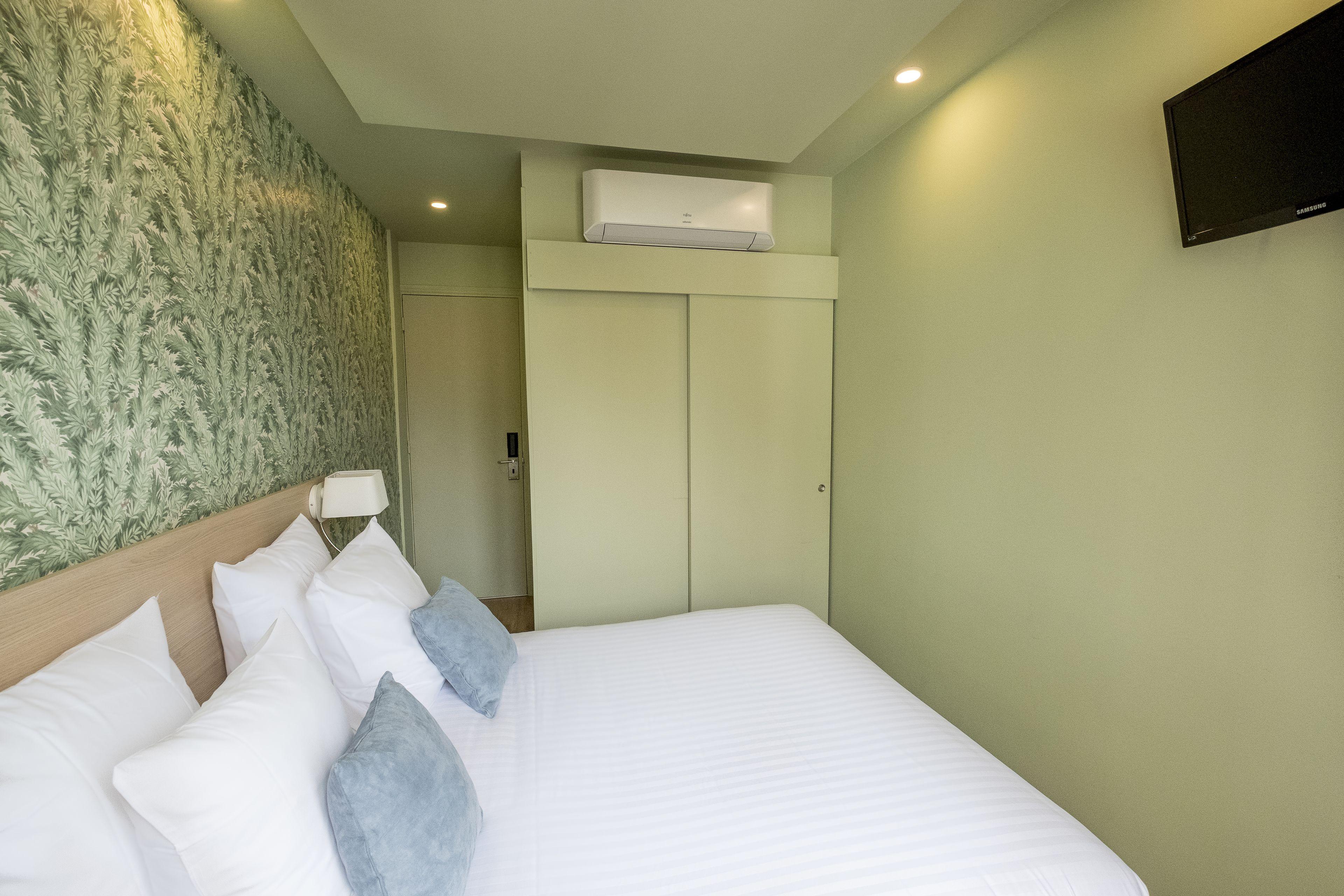 Du Centre, Un Ammi Hotel