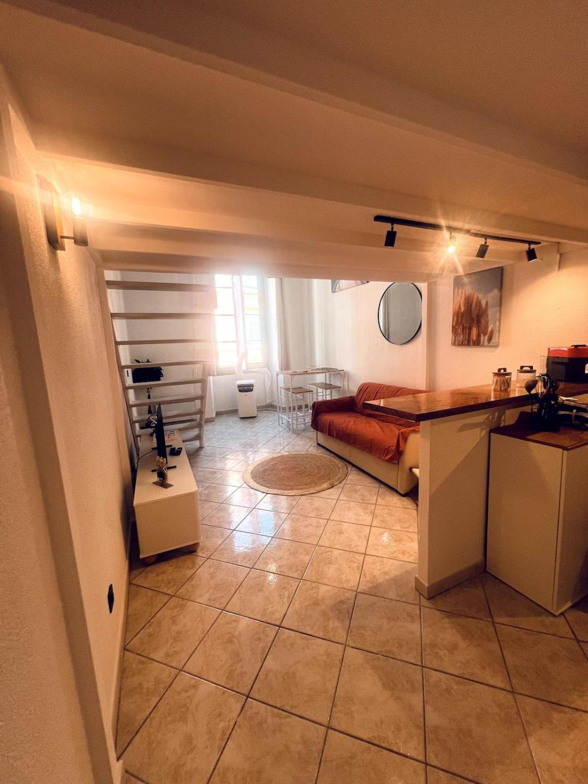 Duplex Place Massena * Nice