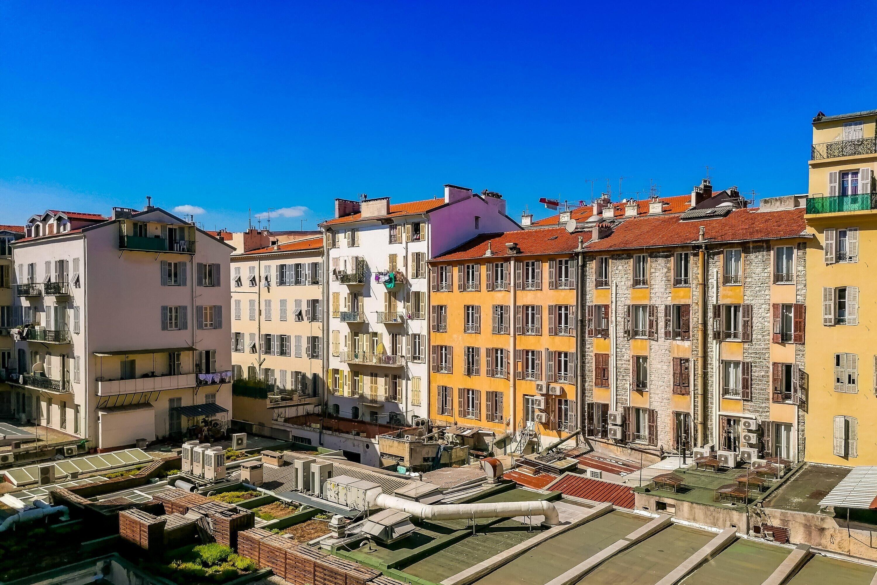 Du Centre, Un Ammi Hotel