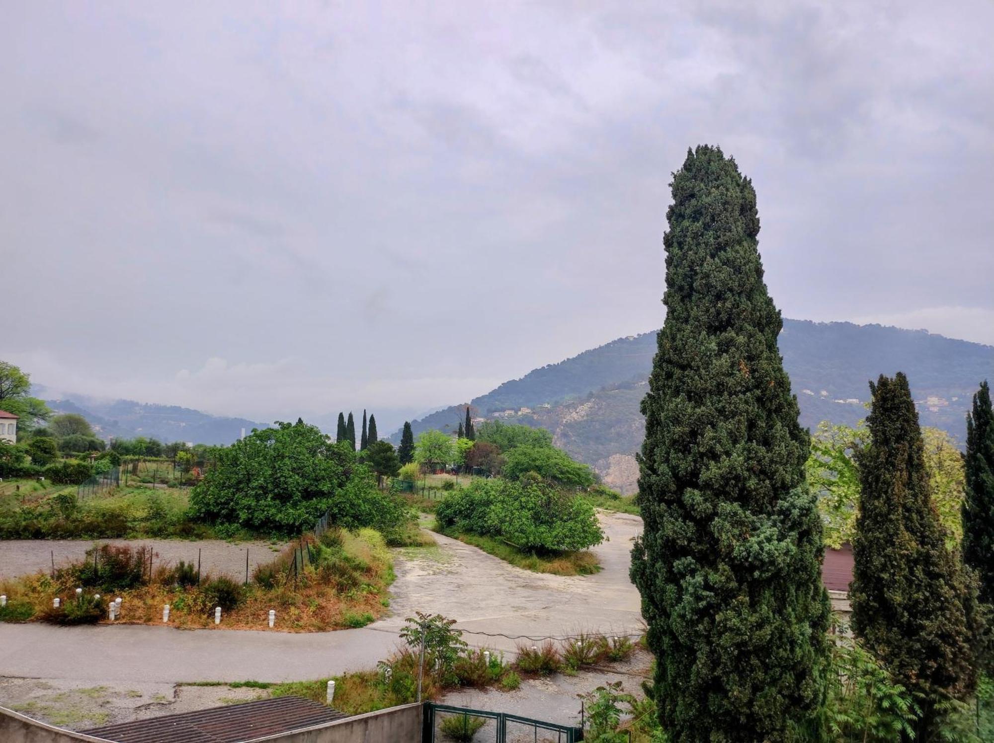 Apartment F2 Vue Et Montagne Au Calme *