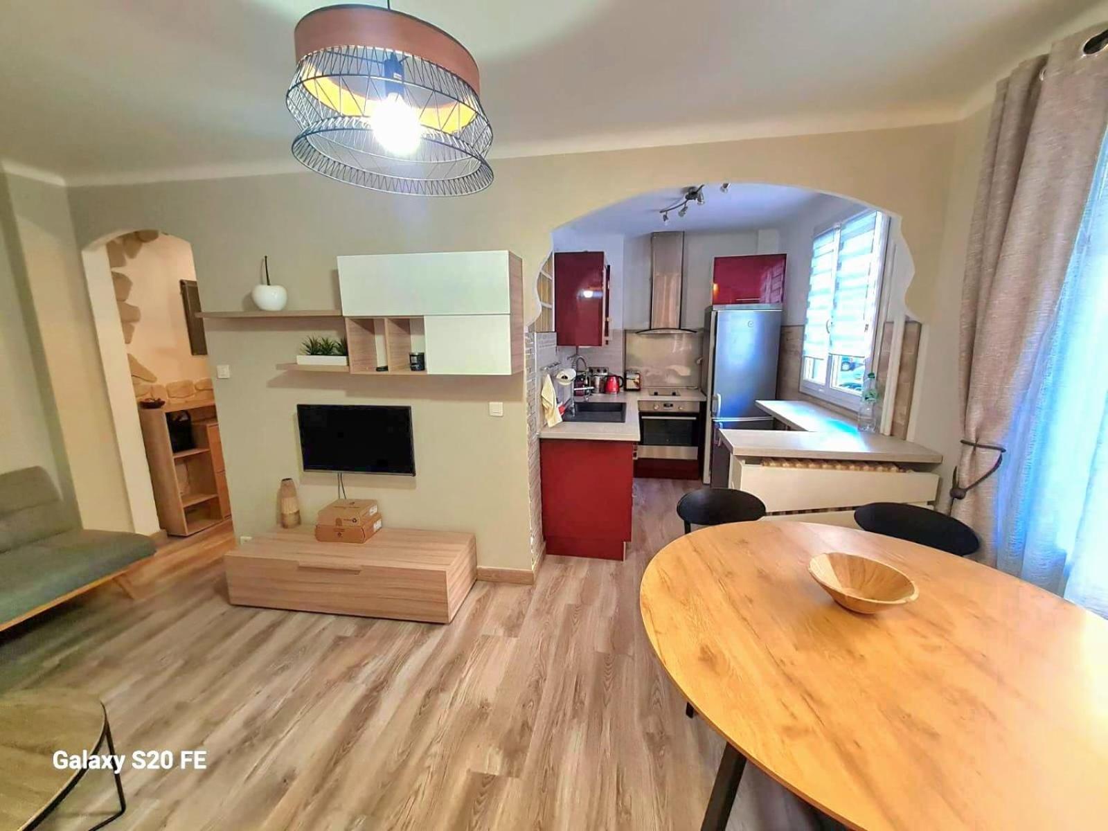 Cosy One Bedroom To Apartment Nice