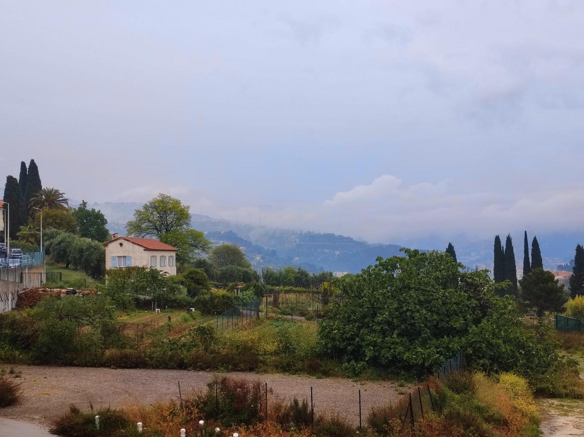 F2 Vue Et Montagne Au Calme Nice