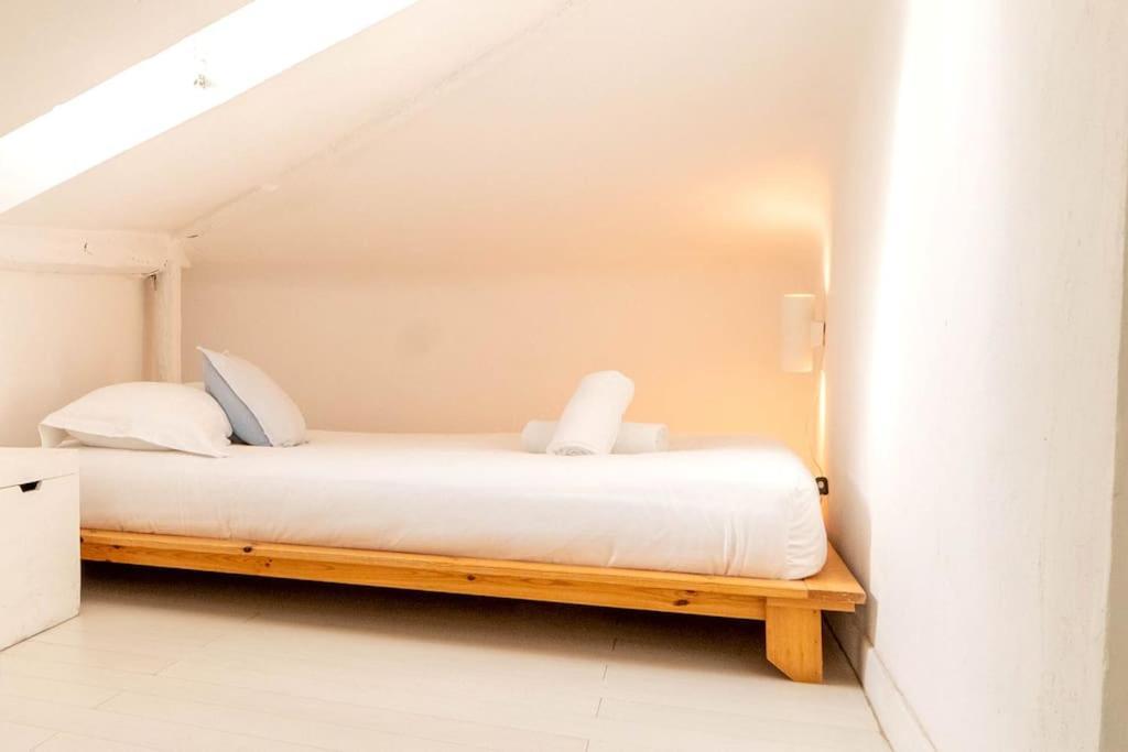 Bc Spacieux Et Atypique 2p, Vieille-ville * Nice