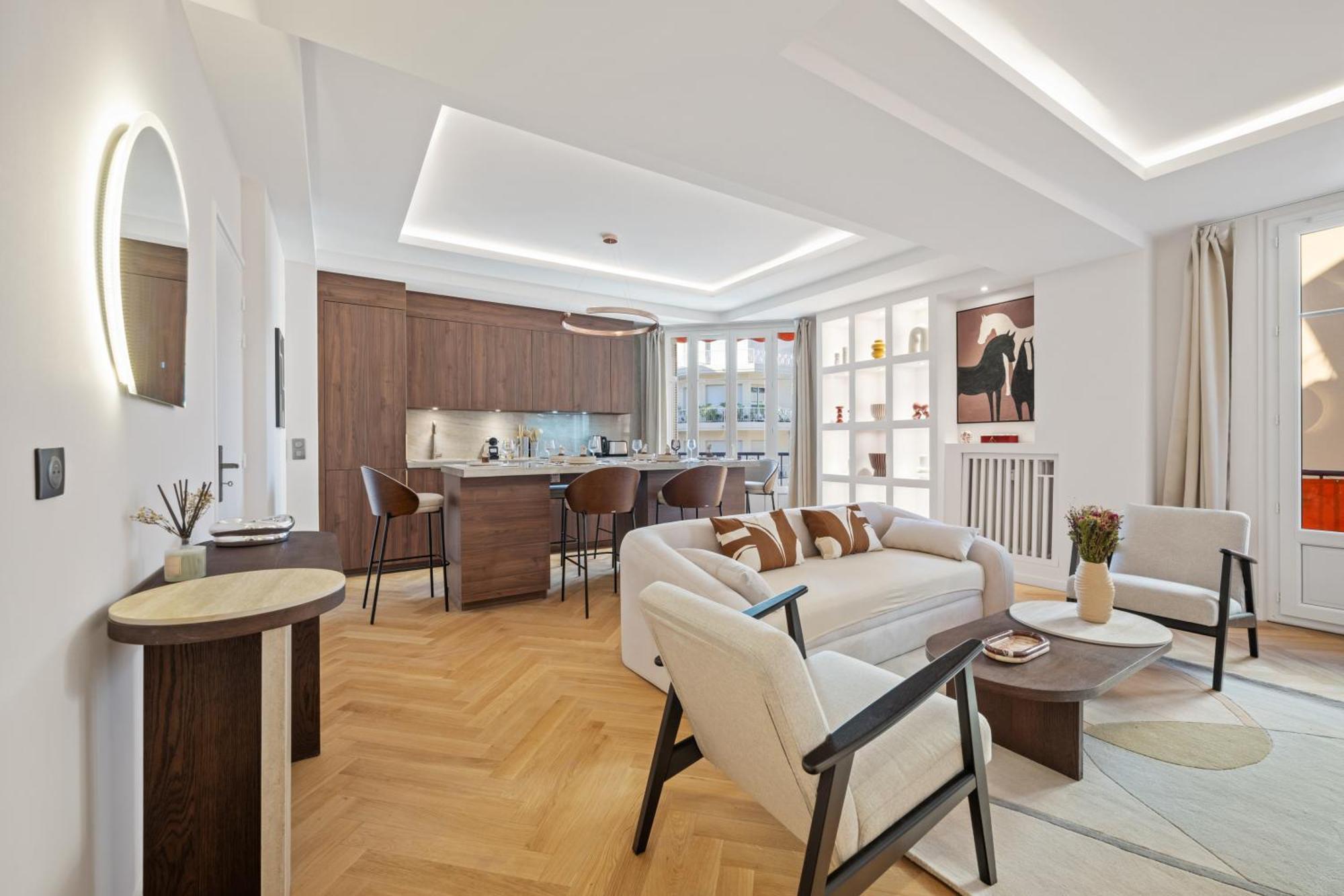 Luxueux, Spacieux Dans Le Quartier Du Port *