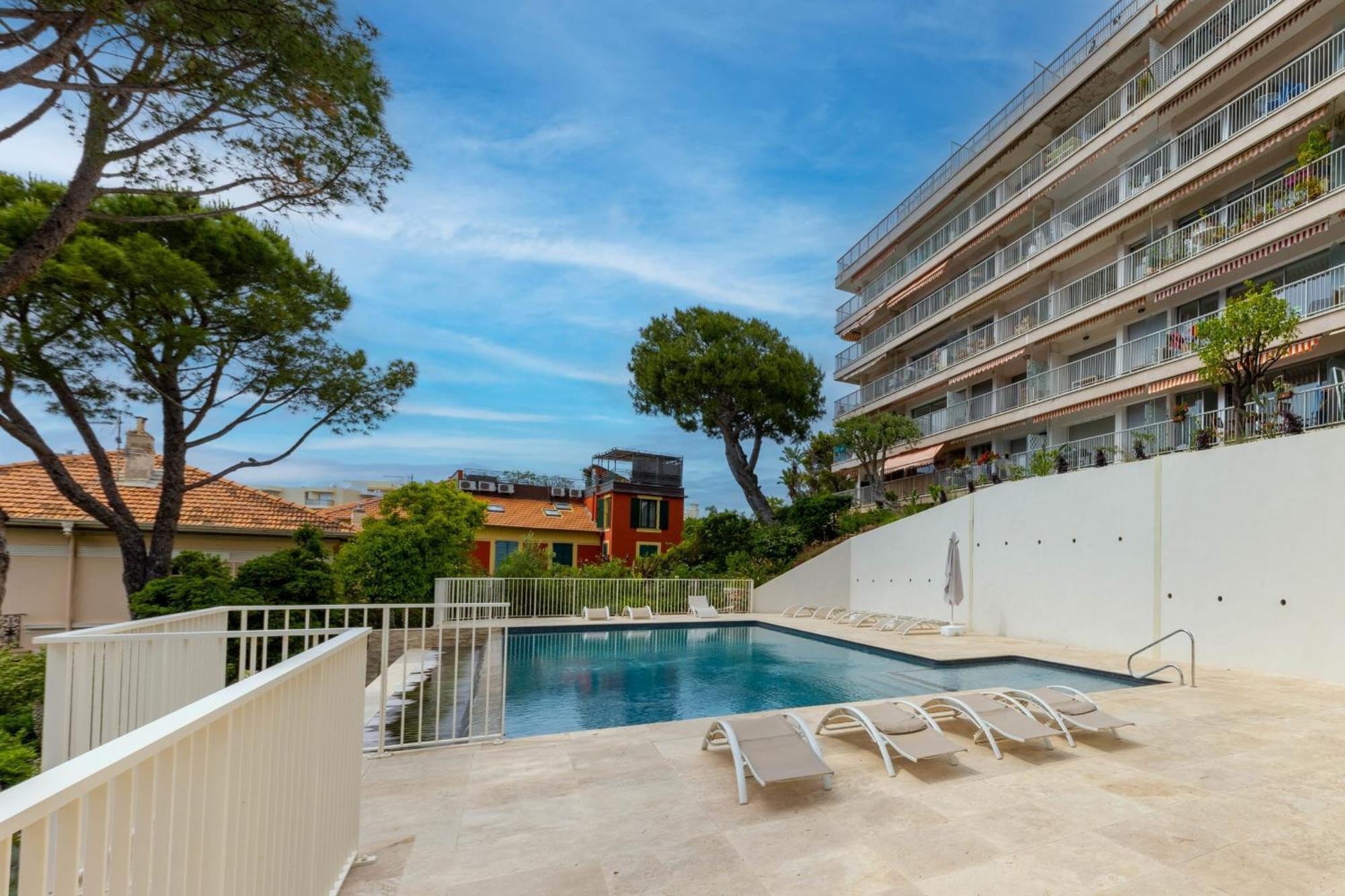 Apartment Superb With Exceptional Sea View *