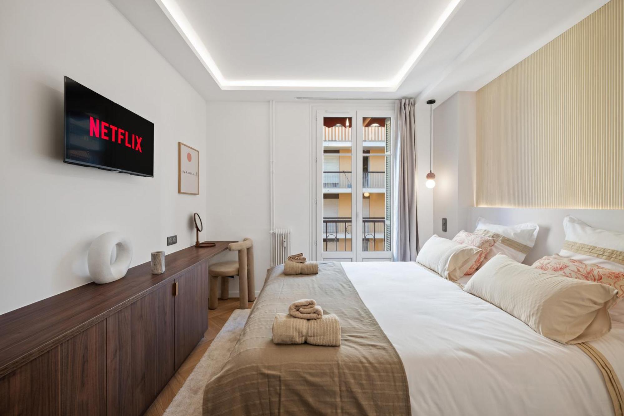 Luxueux, Spacieux Dans Le Quartier Du Port Apartment