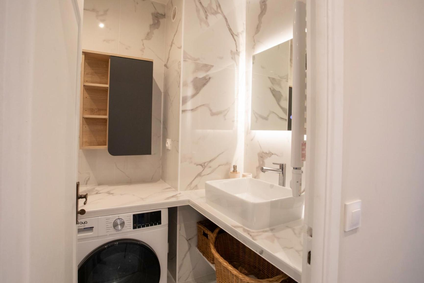 L3- 2p Clemenceau, Centrale, 10 Min Place Massena-ac Nice