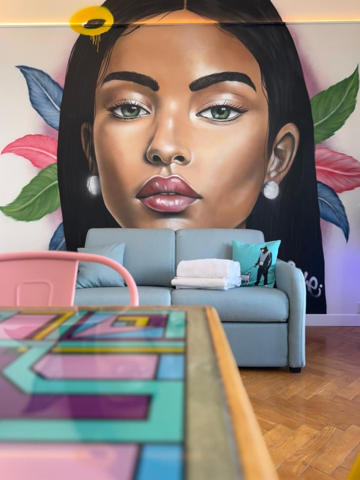 Pop Art Au Centre De Et Proche De La *