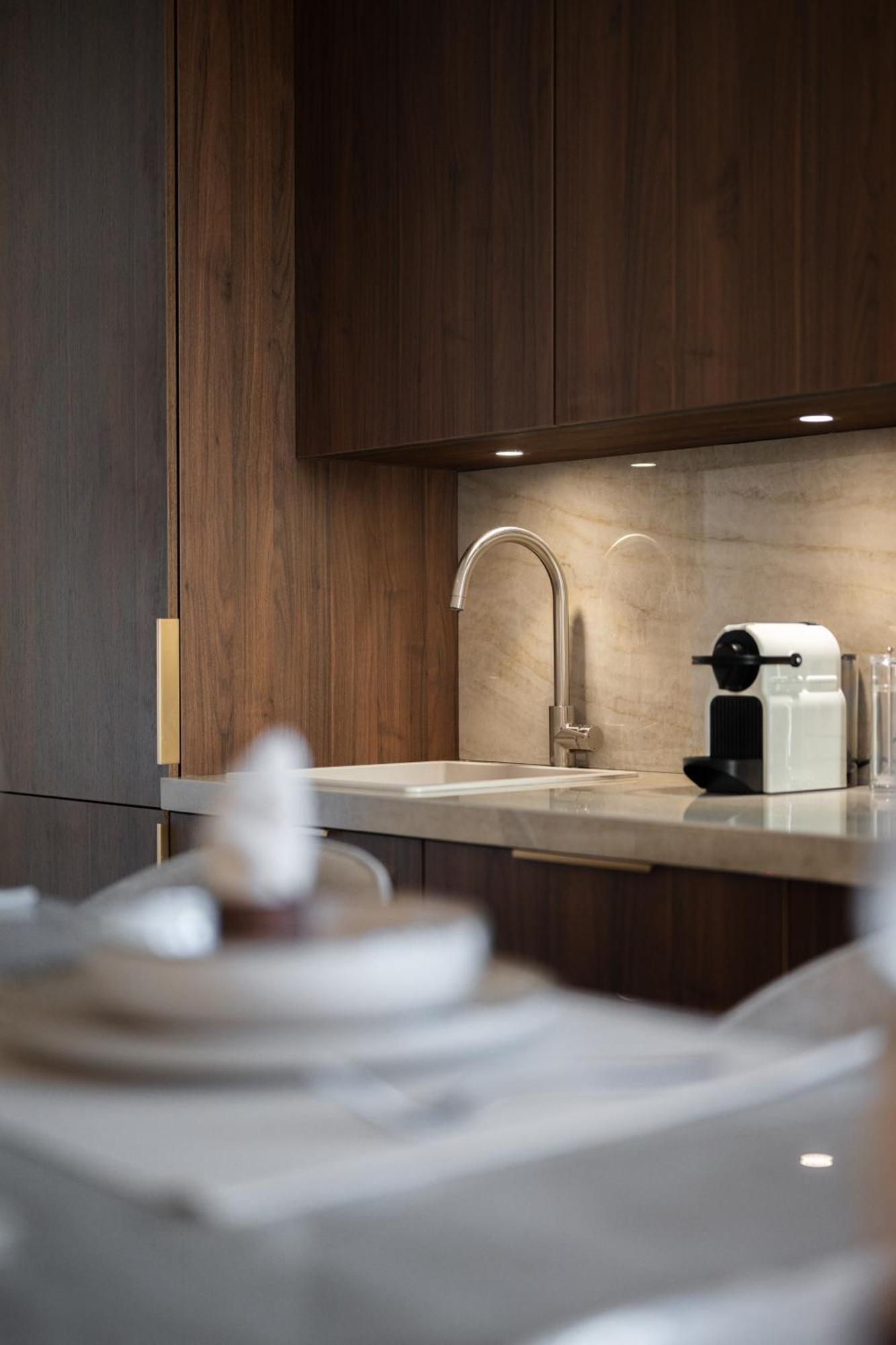 Luxueux, Spacieux Dans Le Quartier Du Port Nice