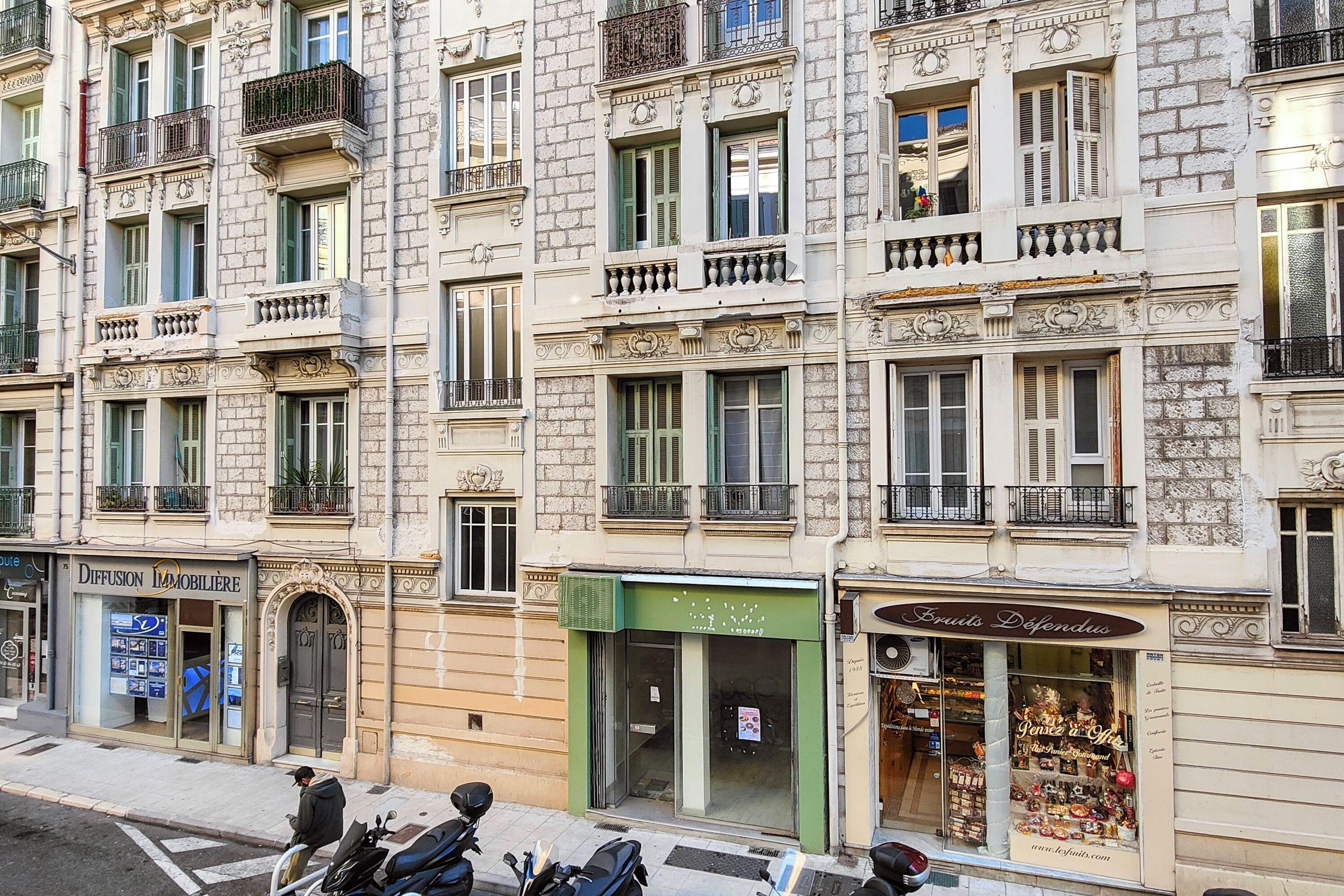 De France, Un Ammi Hotel