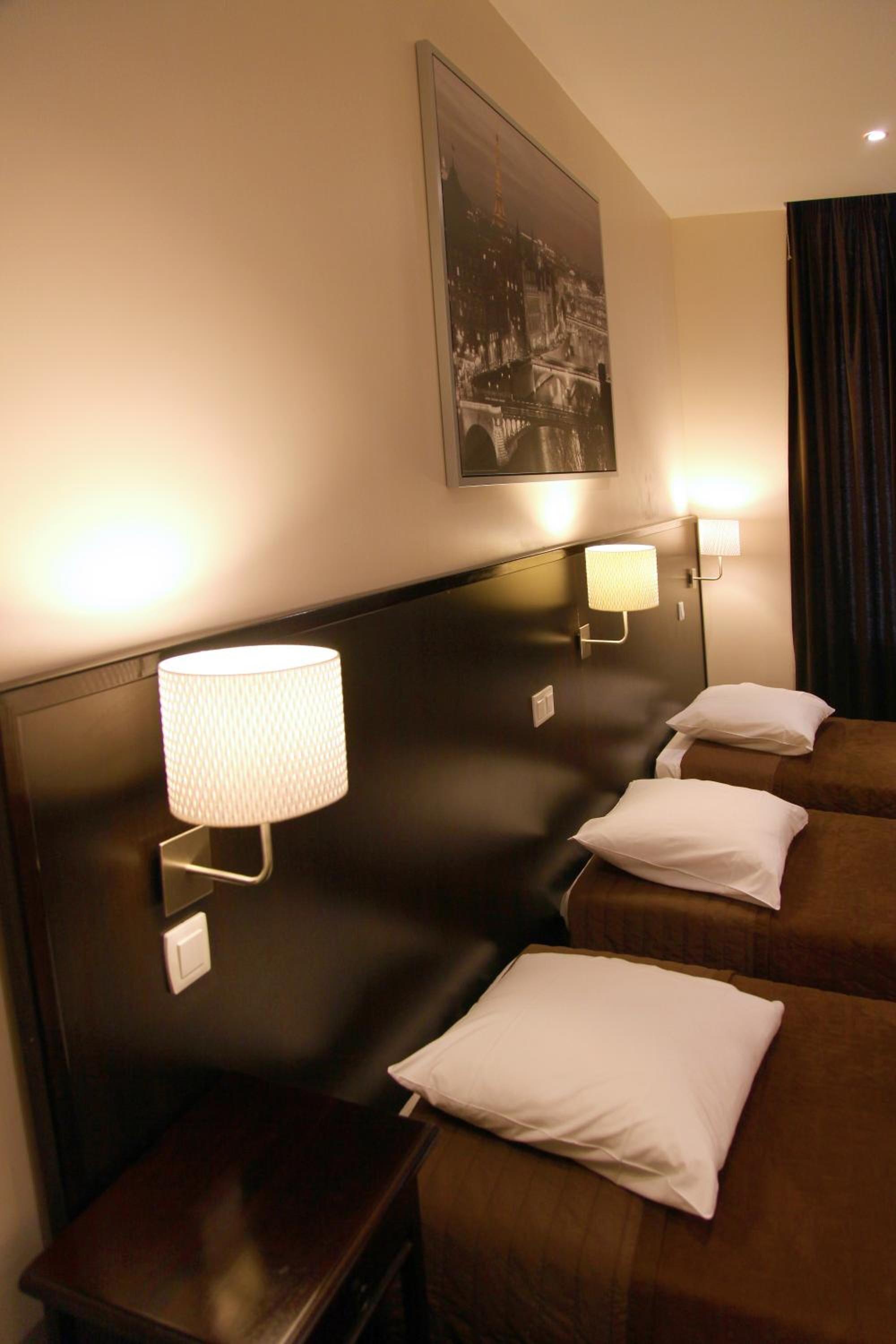 Trocadero Hotel 2*