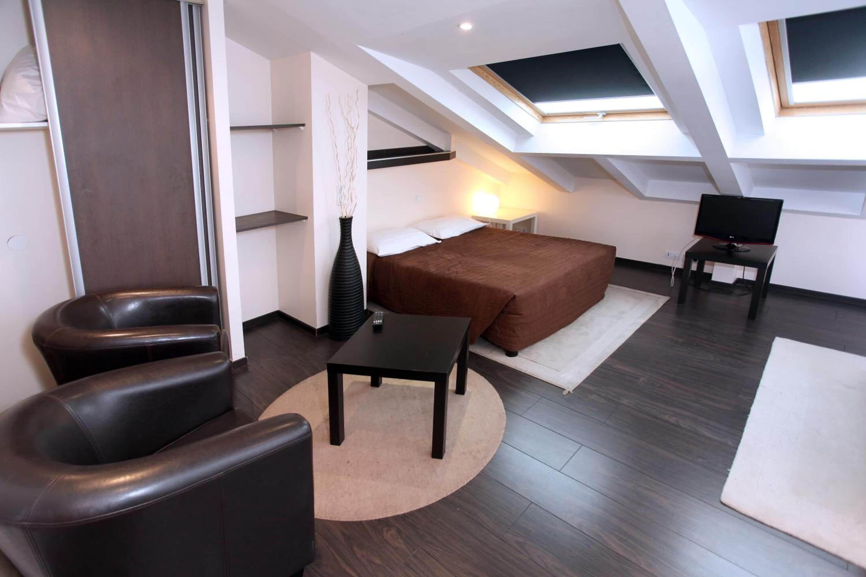 Hotel Trocadero 2*