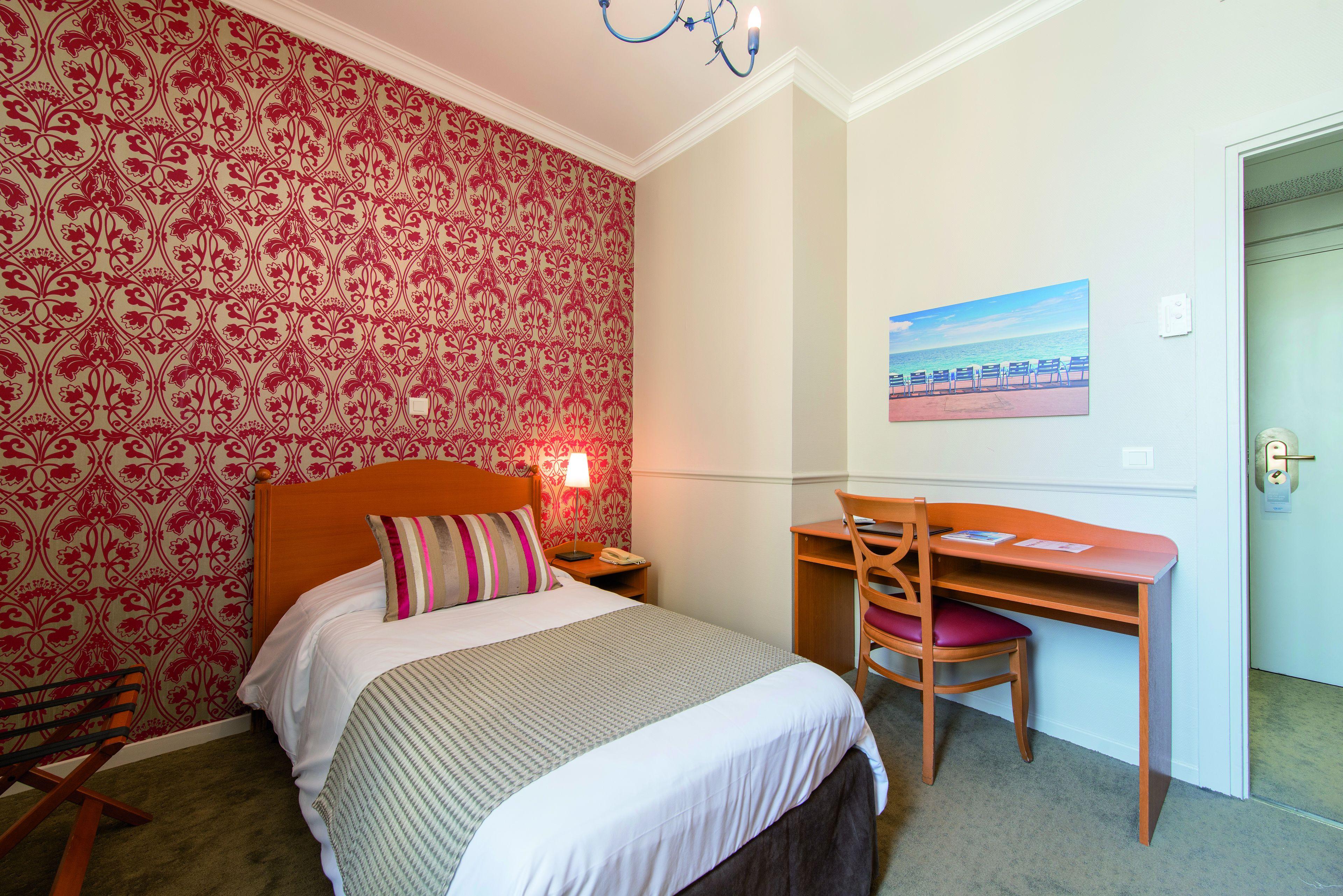 Le Royal Promenade Des Hotel