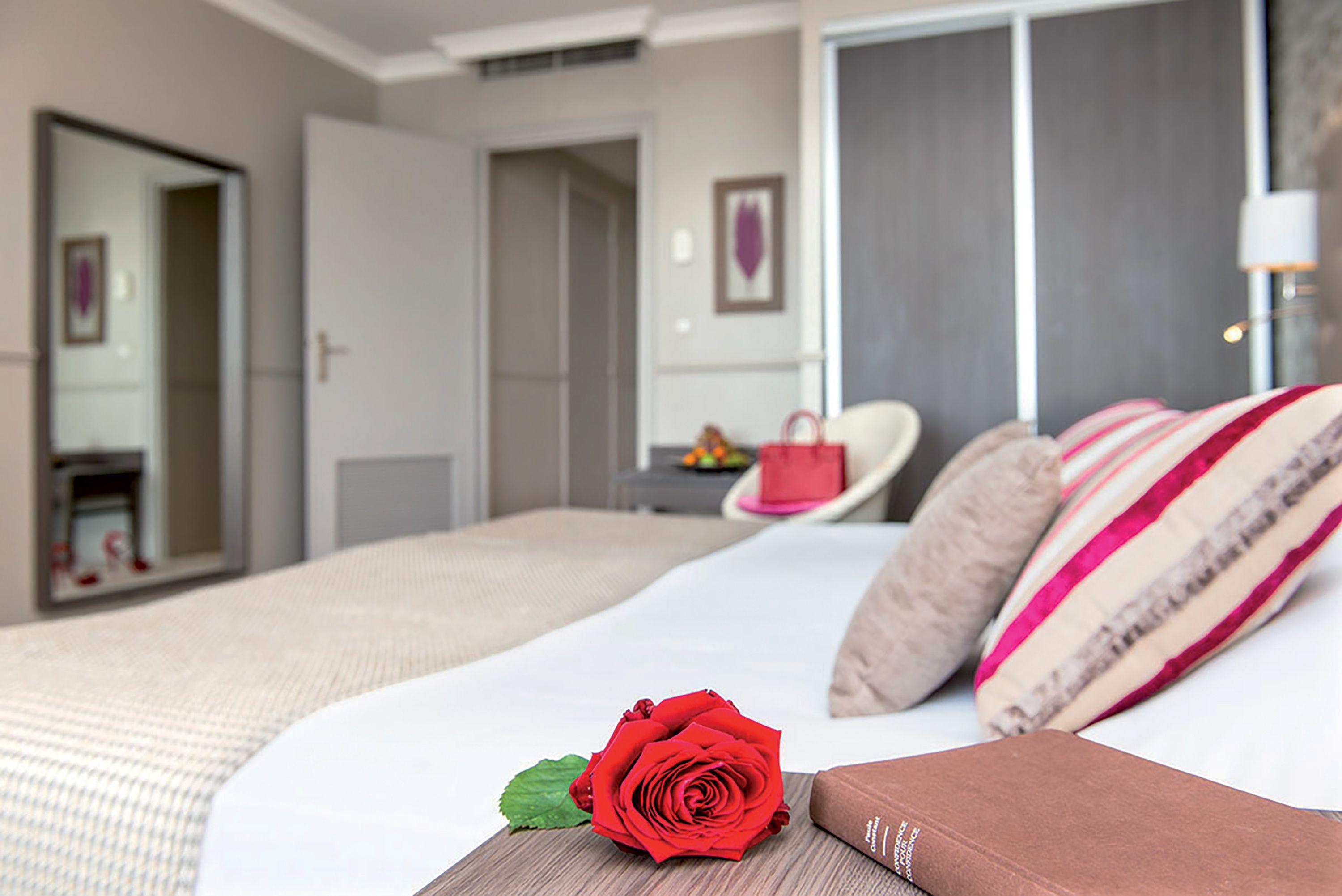 Le Royal Promenade Des Hotel