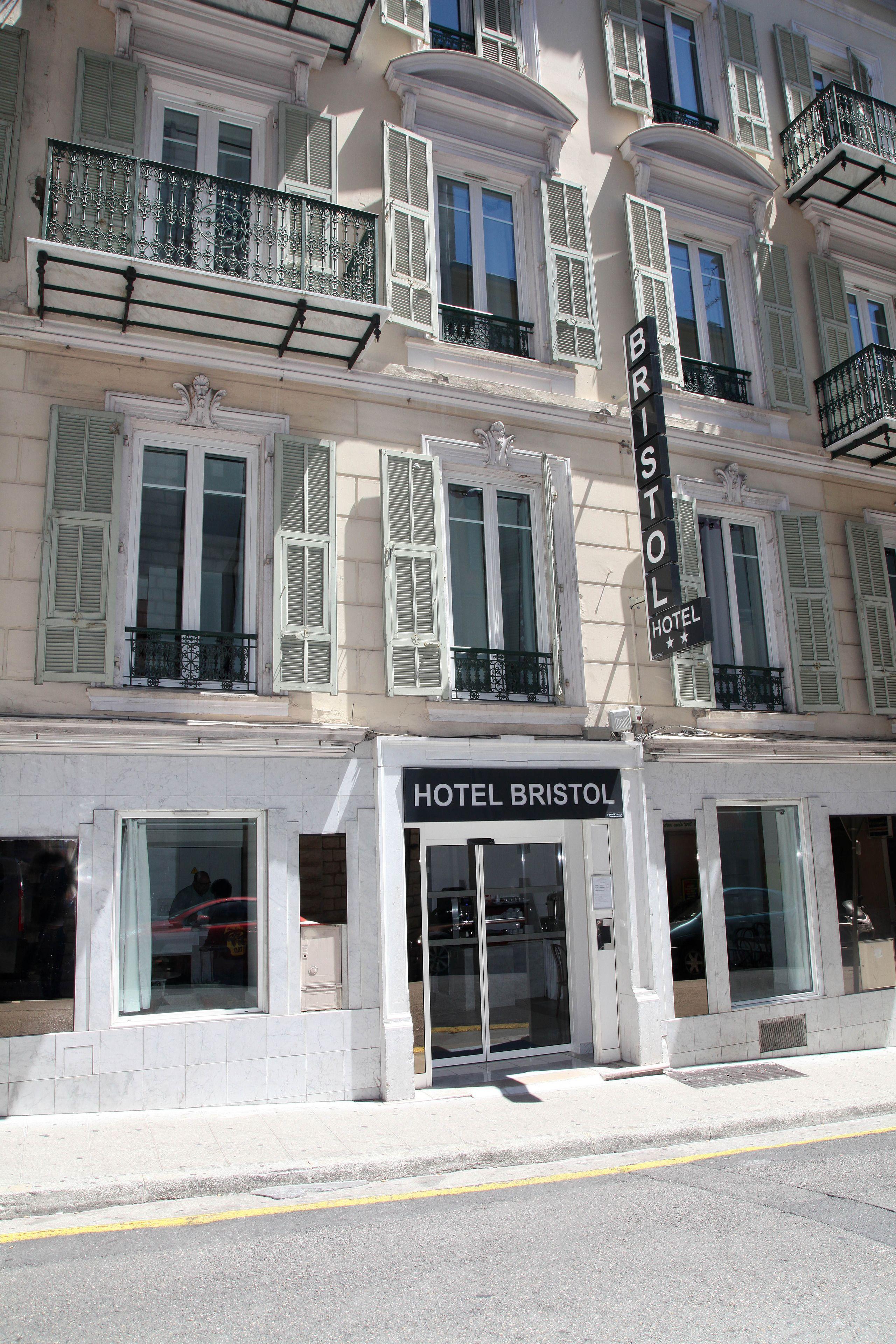Bristol Hotel 3*