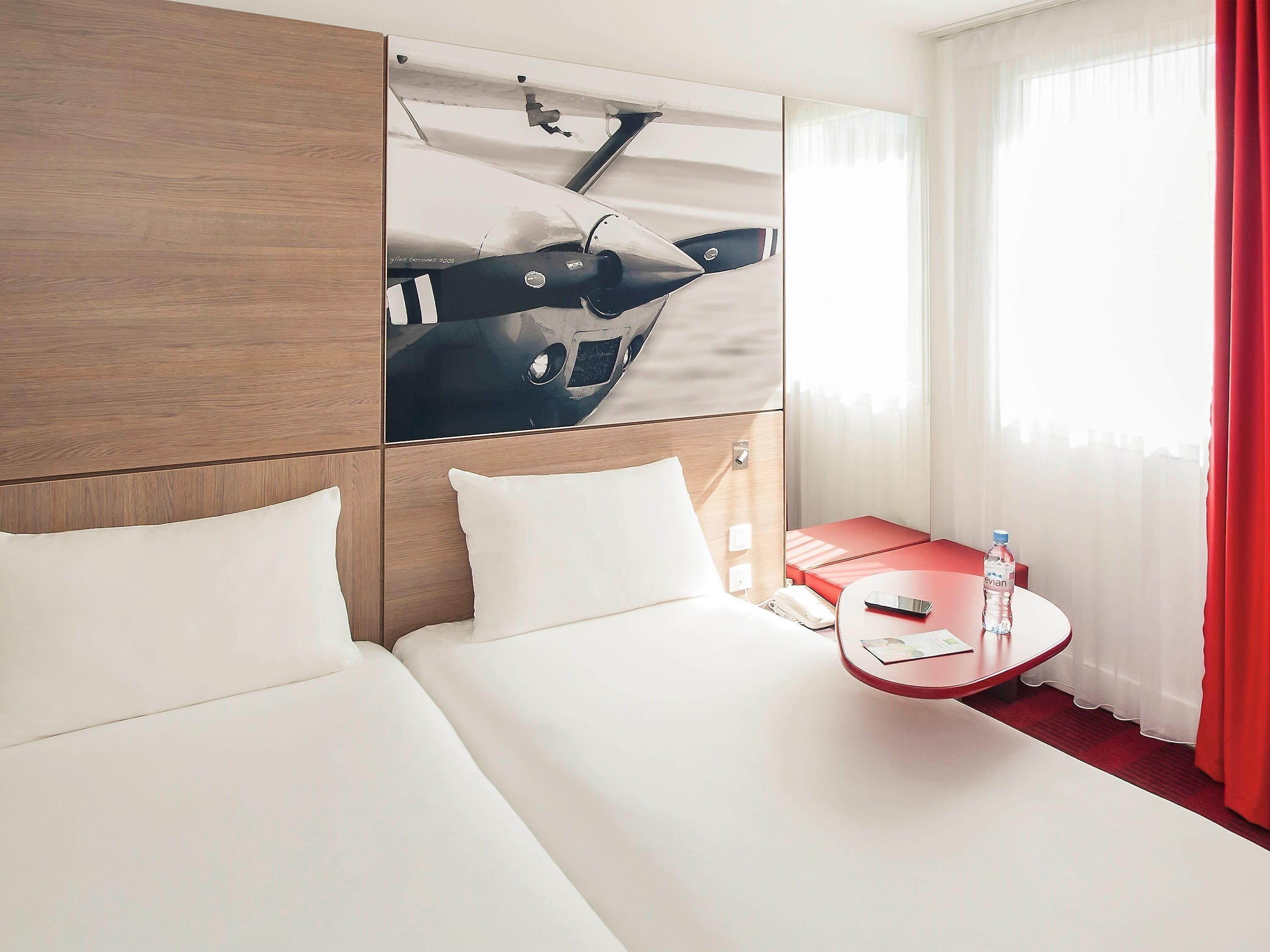 Ibis Styles Aeroport Arenas Hotel 3*