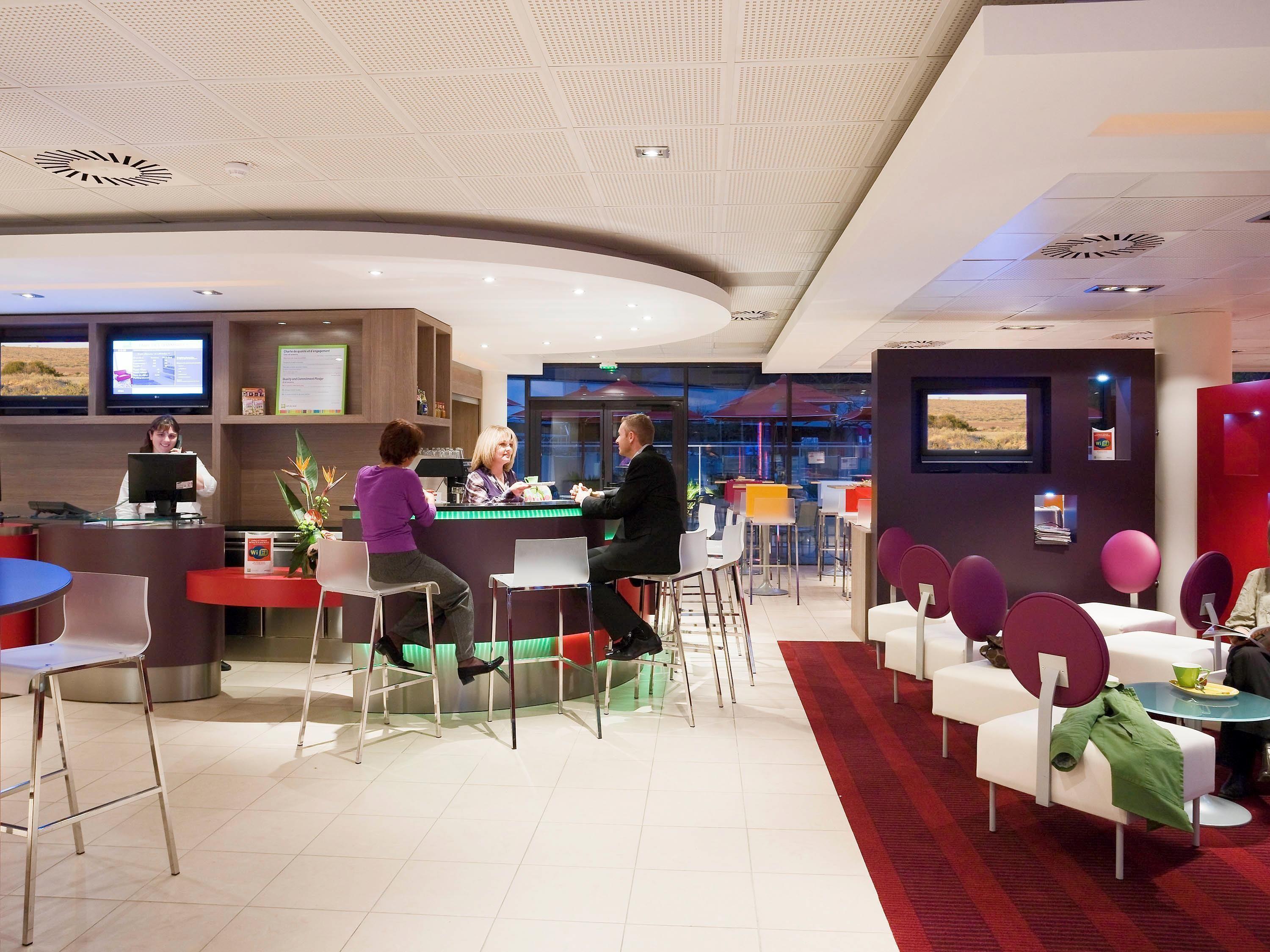 Ibis Styles Aeroport Arenas 3*