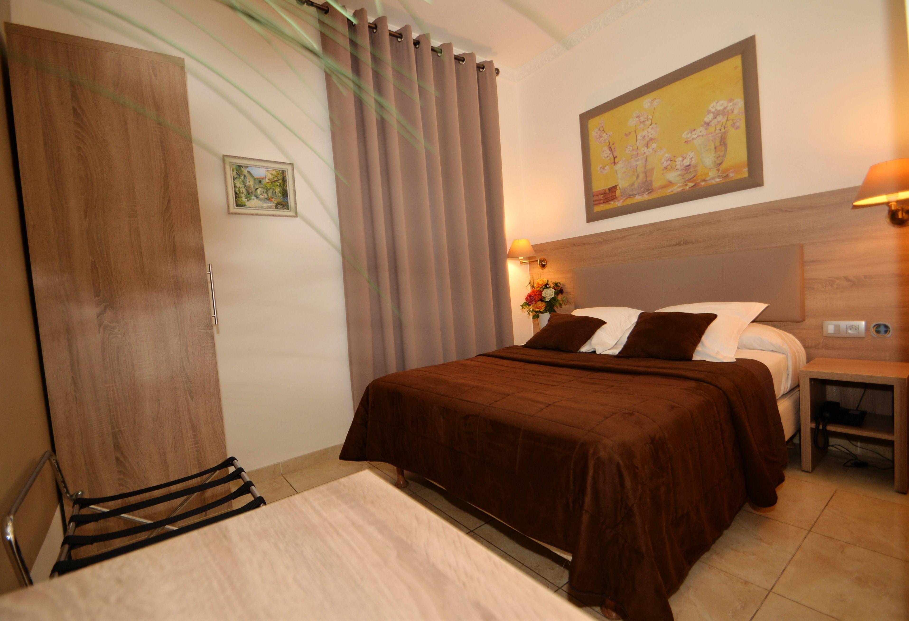 Parisien Hotel 3*