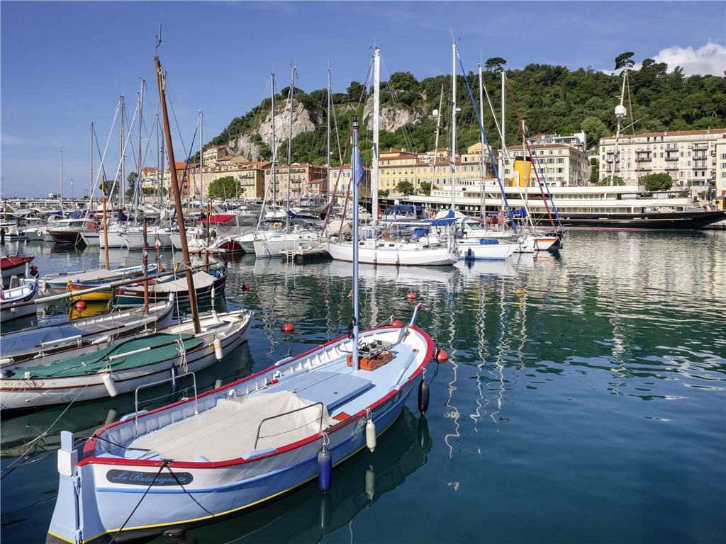 Ibis Budget Californie Lenval Hotel 2*