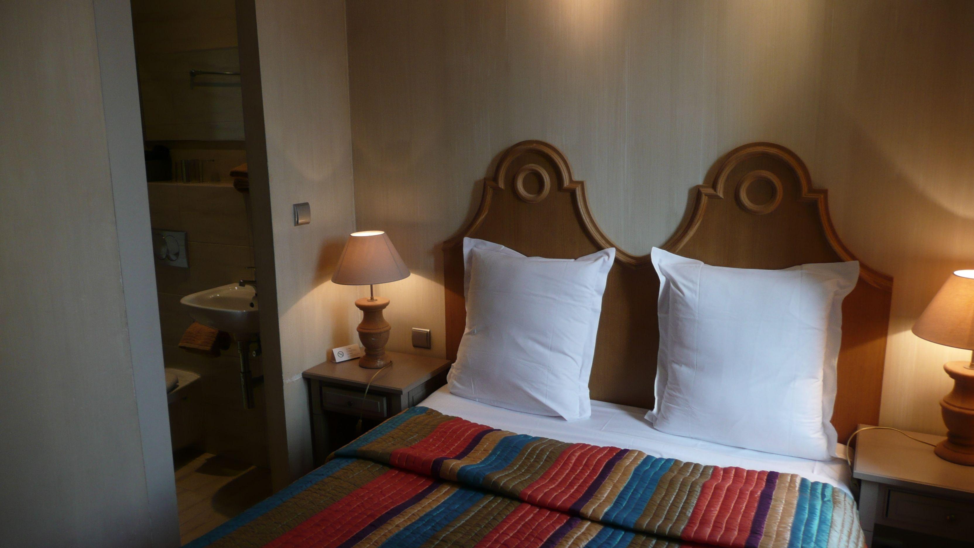 Hotel Le Petit Trianon Et Le Charme Des 2*