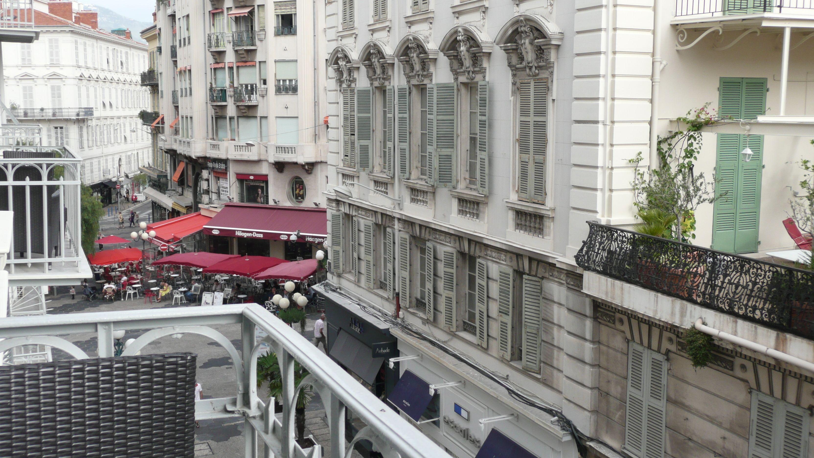 Hotel Le Petit Trianon Et Le Charme Des 2*