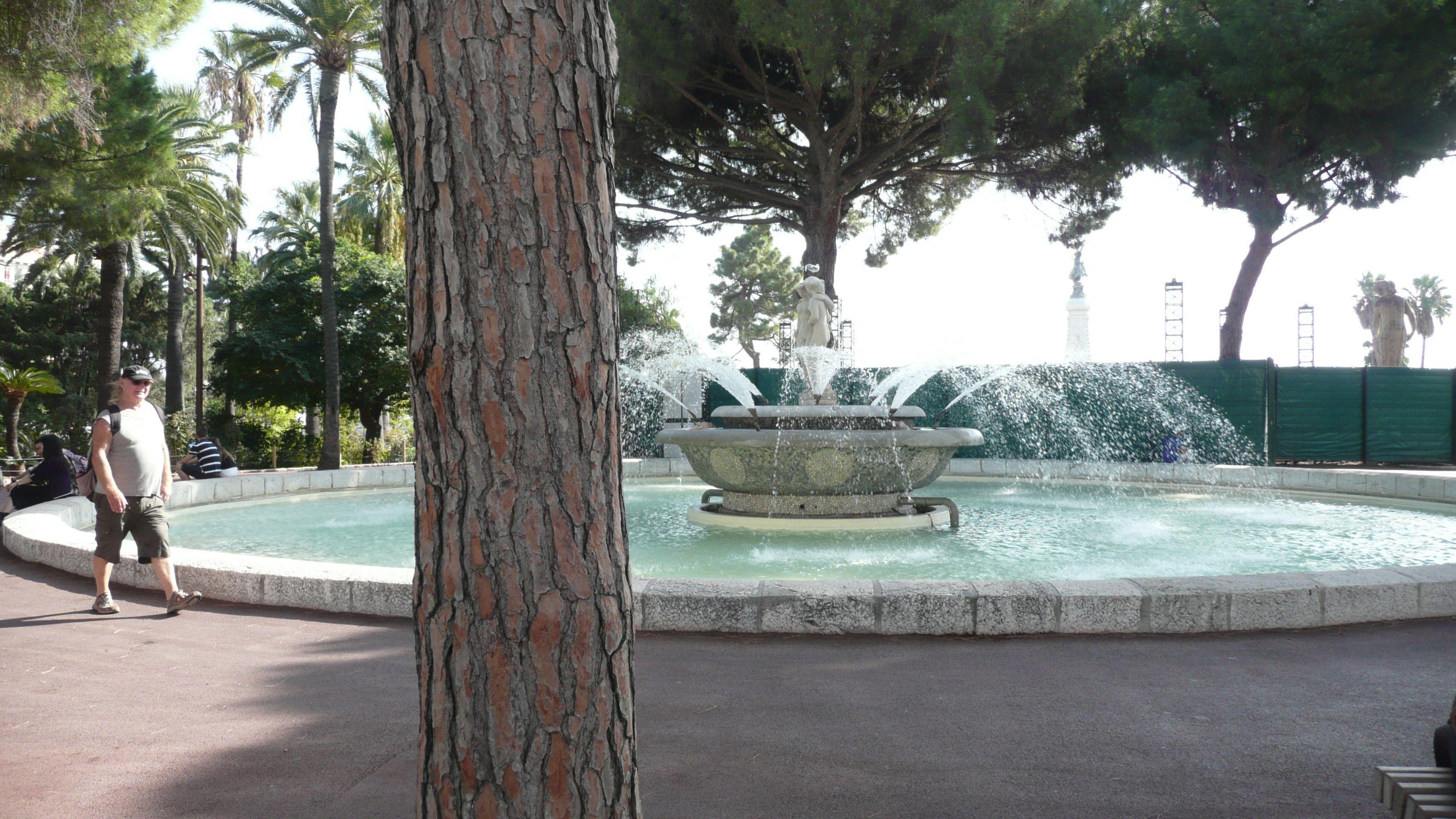 Le Petit Trianon Et Le Charme Des 2*