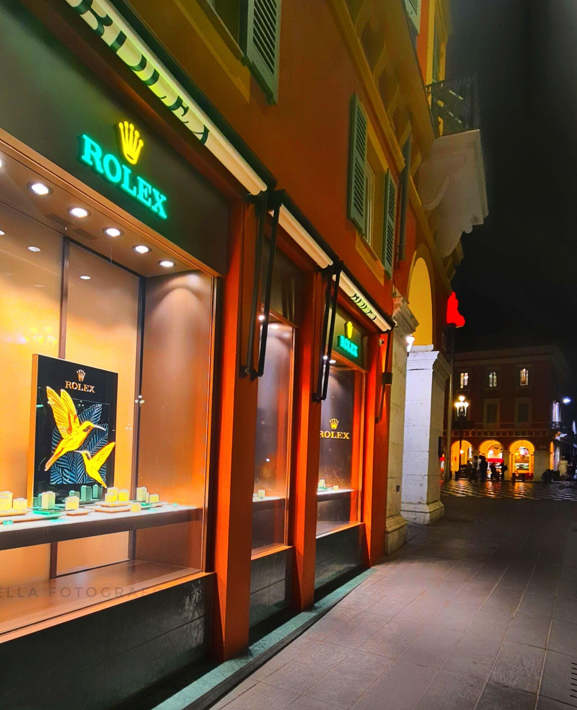 Le Petit Trianon Et Le Charme Des Hotel