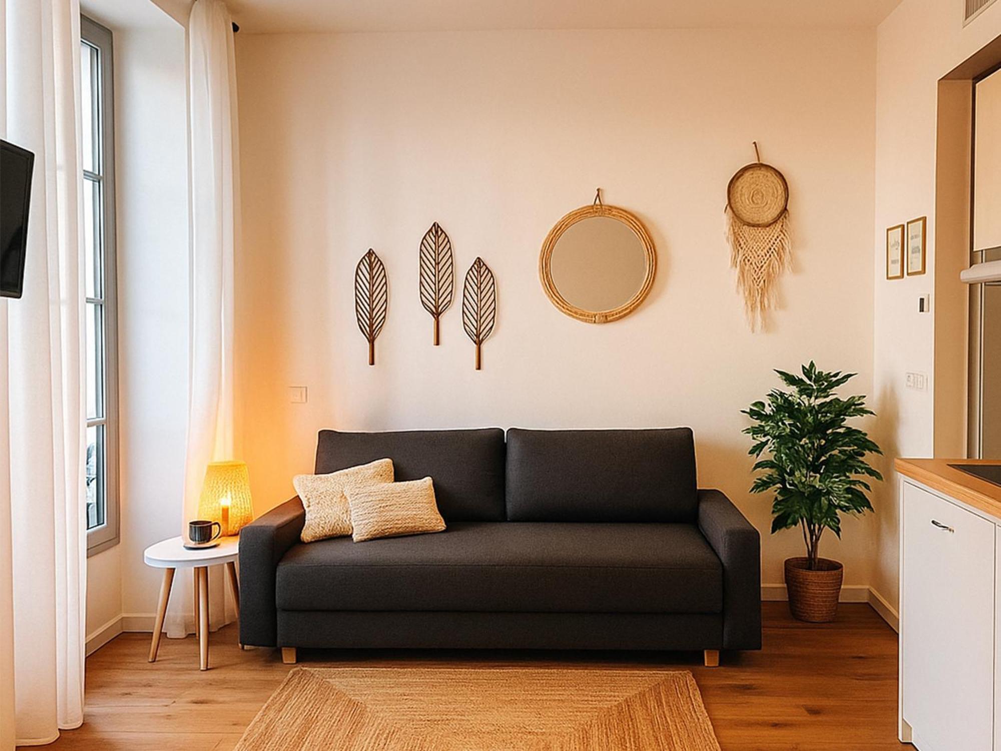 Modern With Ac Near Old & * Nice