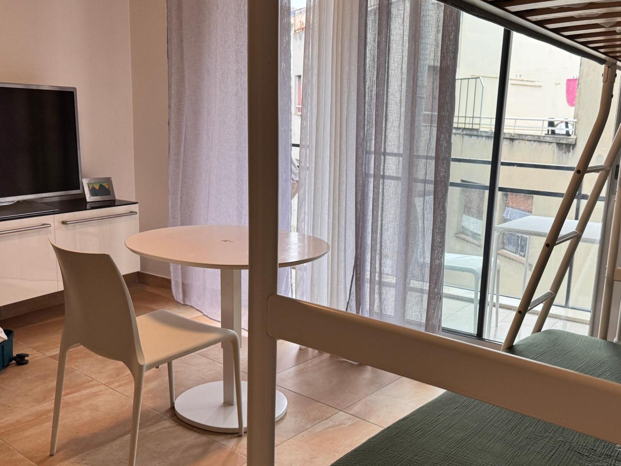 Gambetta Promenade Modern Near With Parking *