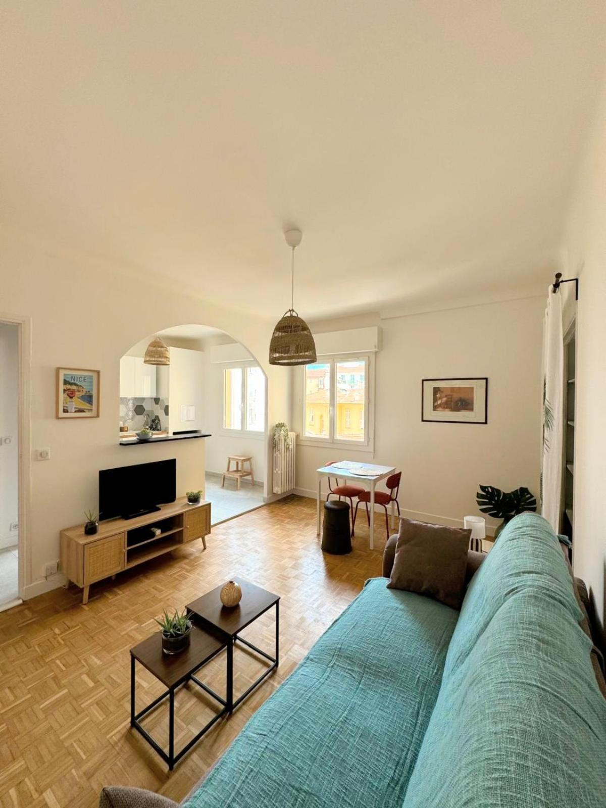 Apartment Pres De La Et La Promenade Des Nice