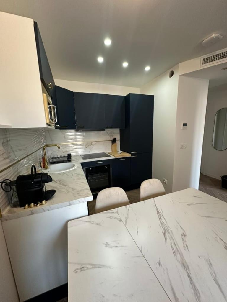 Moon 41 - 4p Apartment Nice