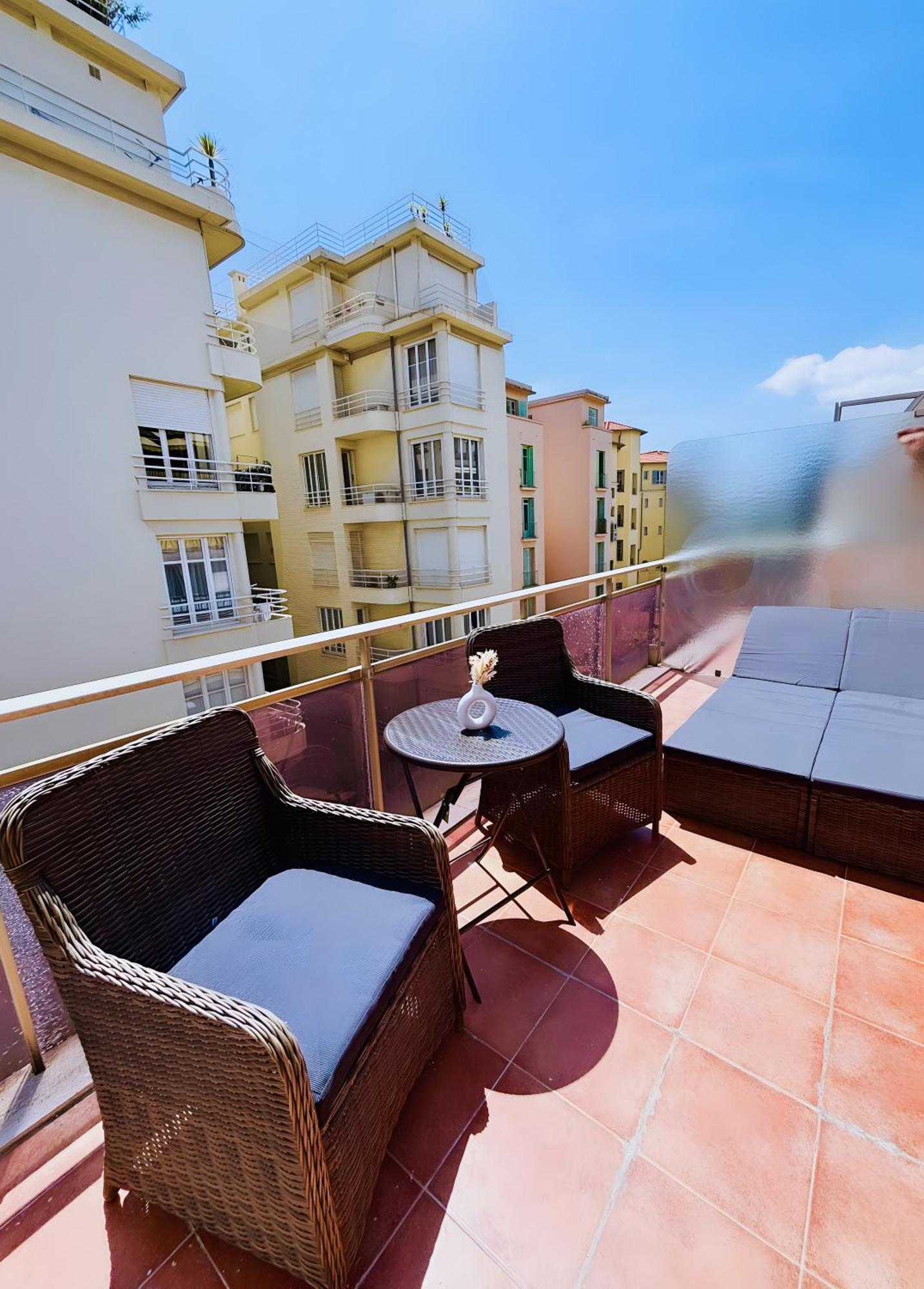 Terrasse 1 Min De La Apartment Nice