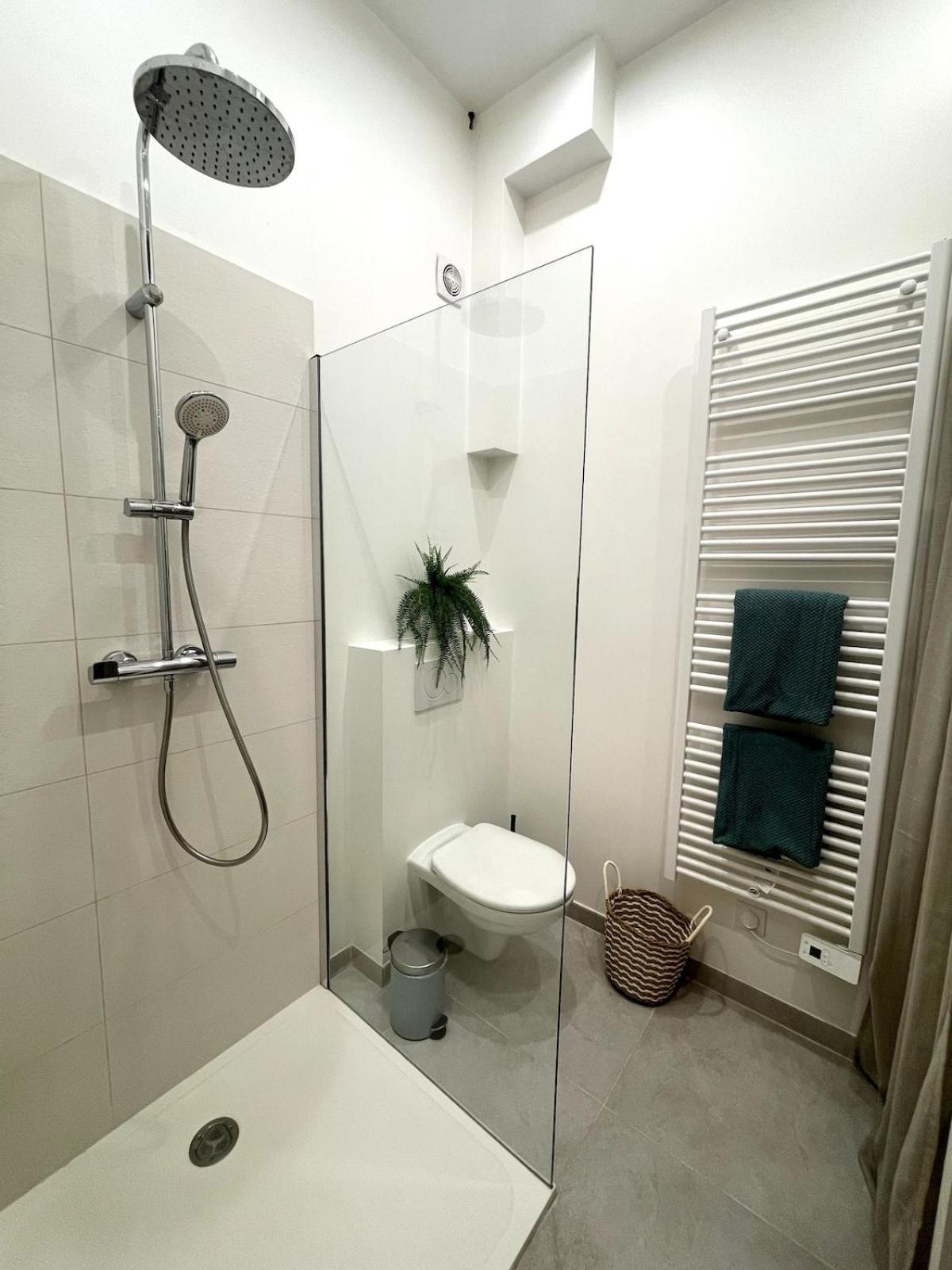 Apartment Vieux-nice Proche De La Et Cours Saleya *