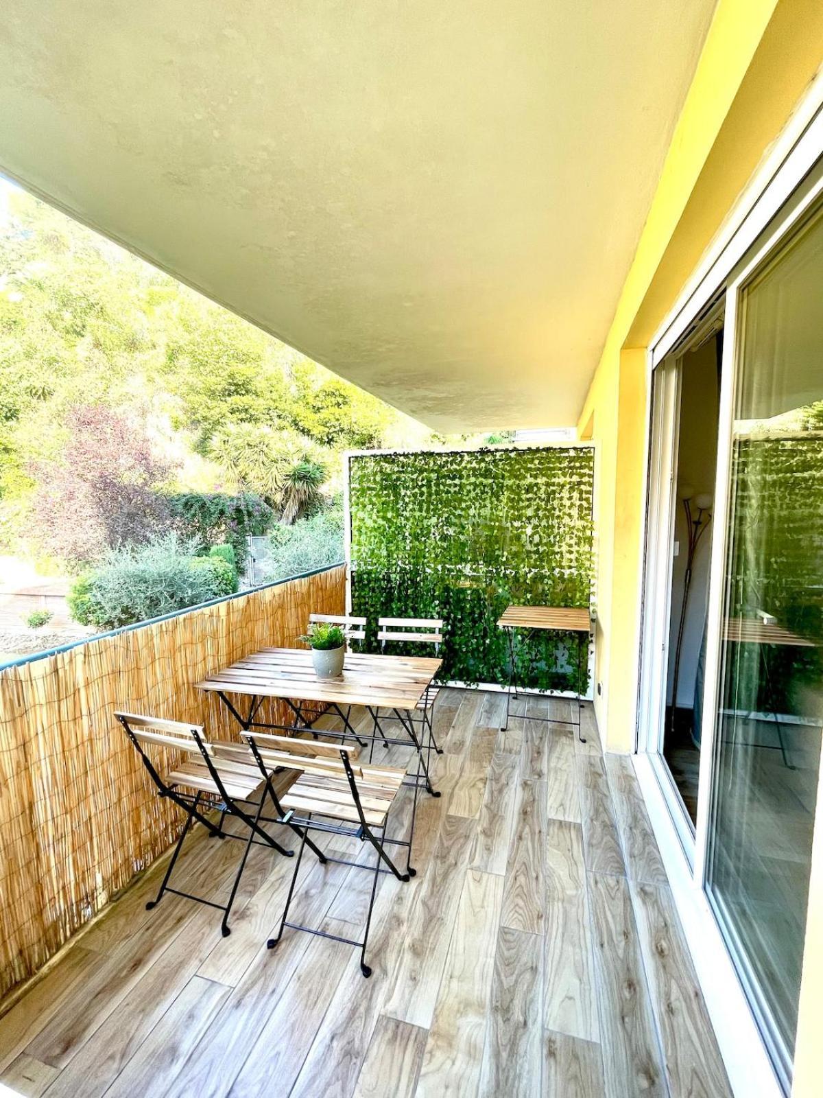 Apartment Peaceful In With Terrace, Parking *