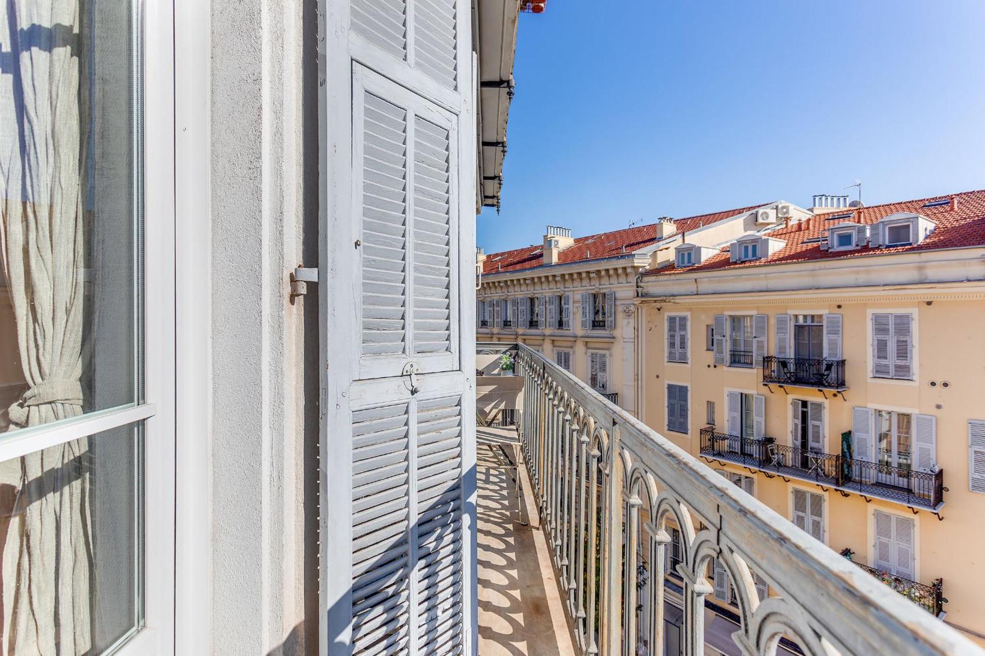 Vue Magenta Ap4484 By Riviera Homes