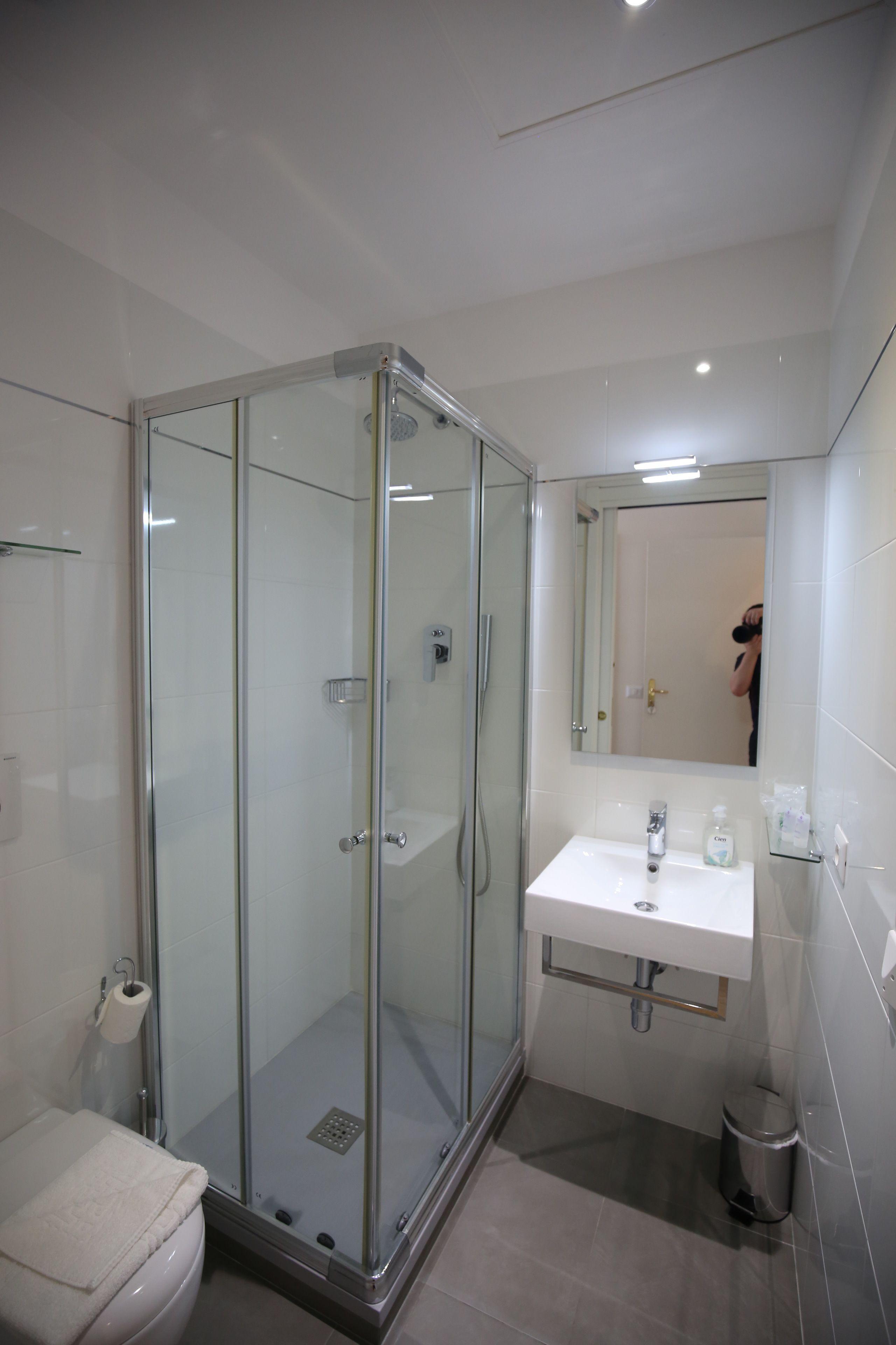 Boutique Neptune 2* Nice