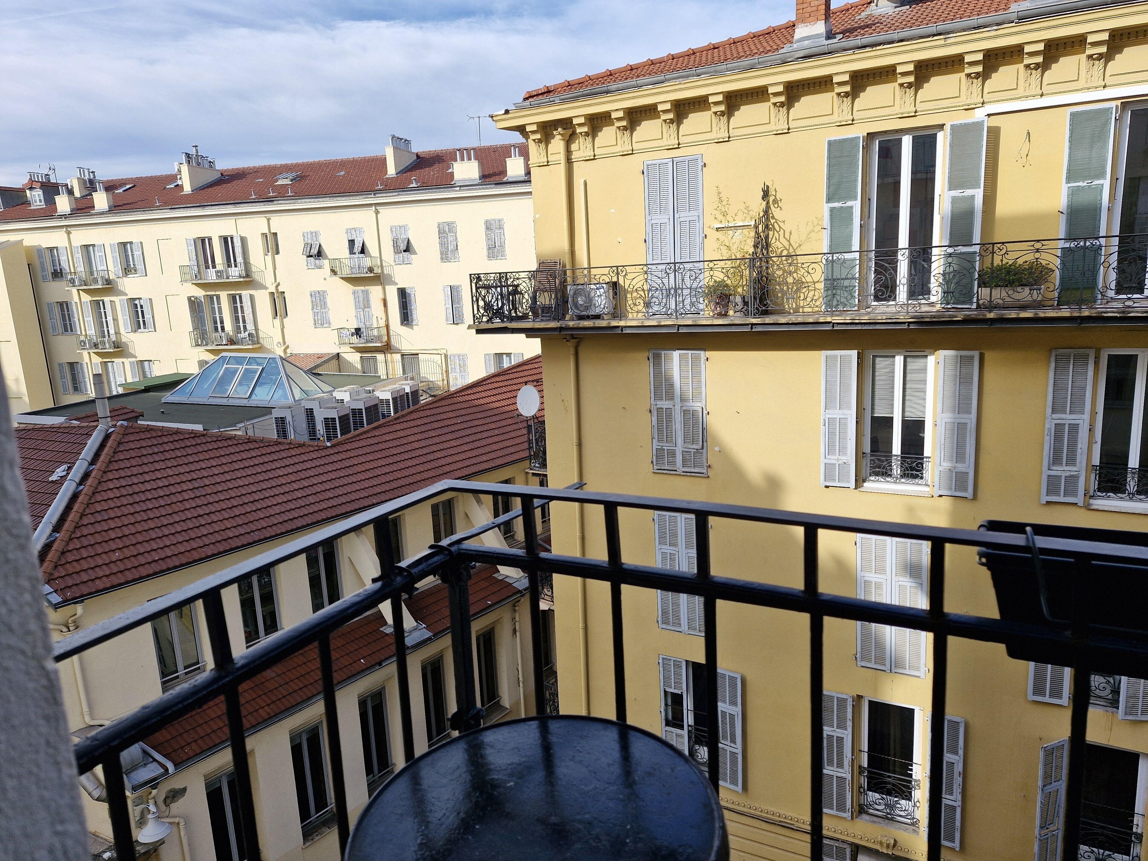 Boutique Neptune 2* Nice