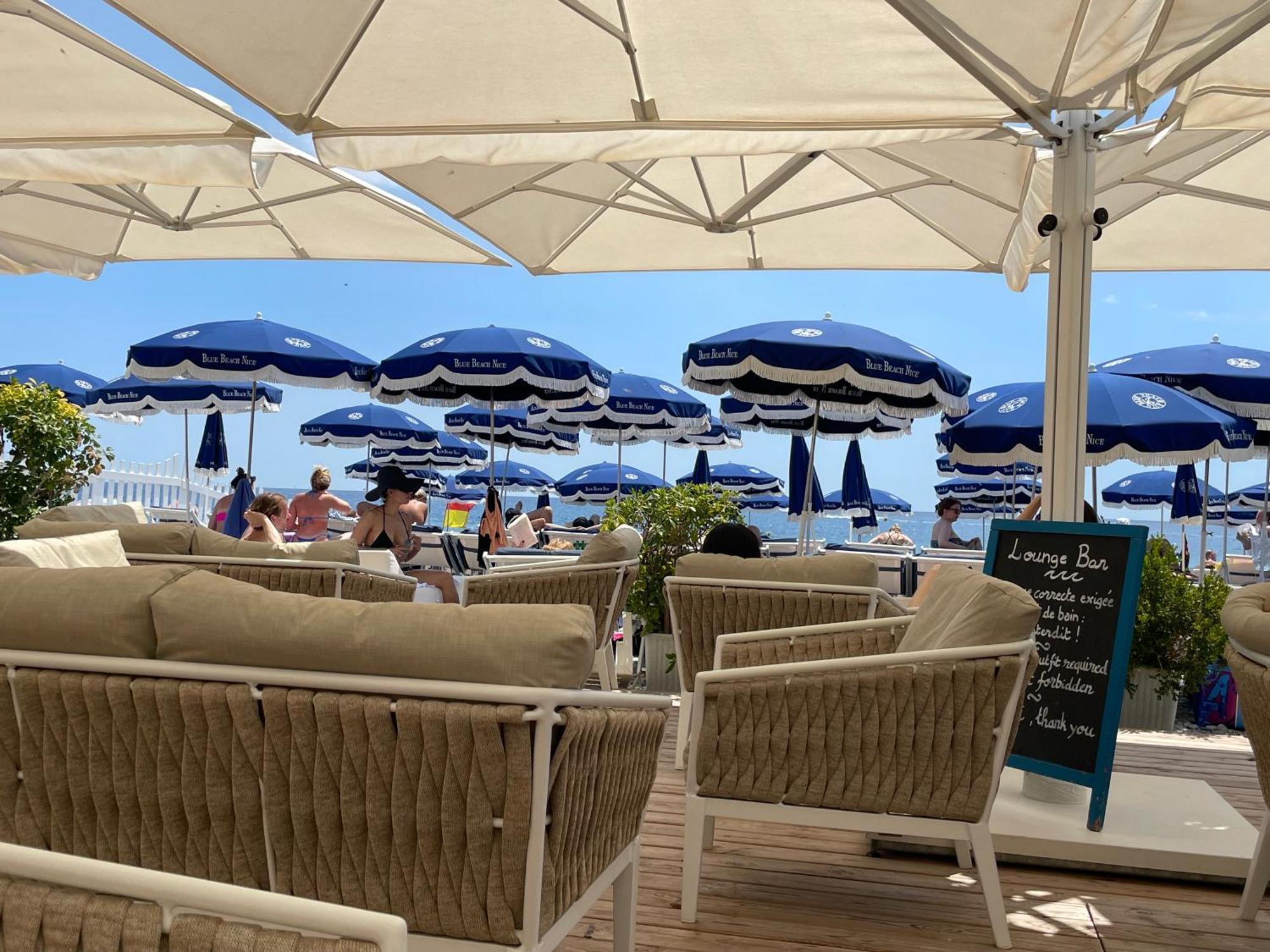 Elegant In Centre With Grand Terrace Apartment