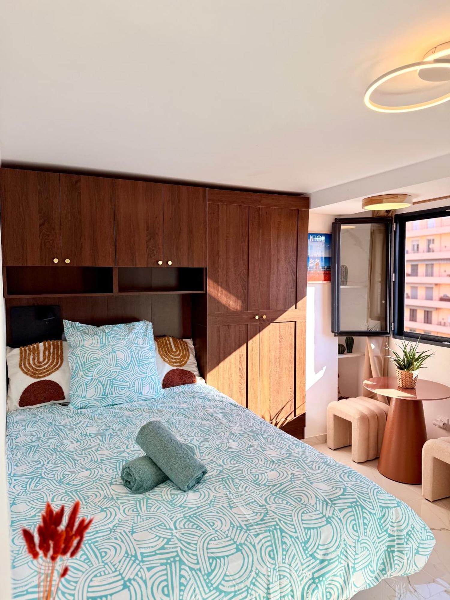 Place Massena - Small Peaceful Haven Apartment Nice