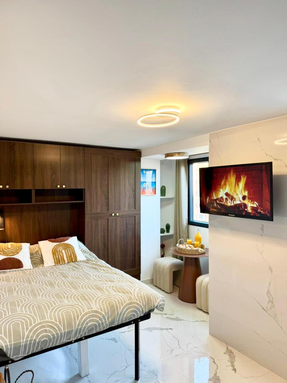 Place Massena - Small Peaceful Haven * Nice