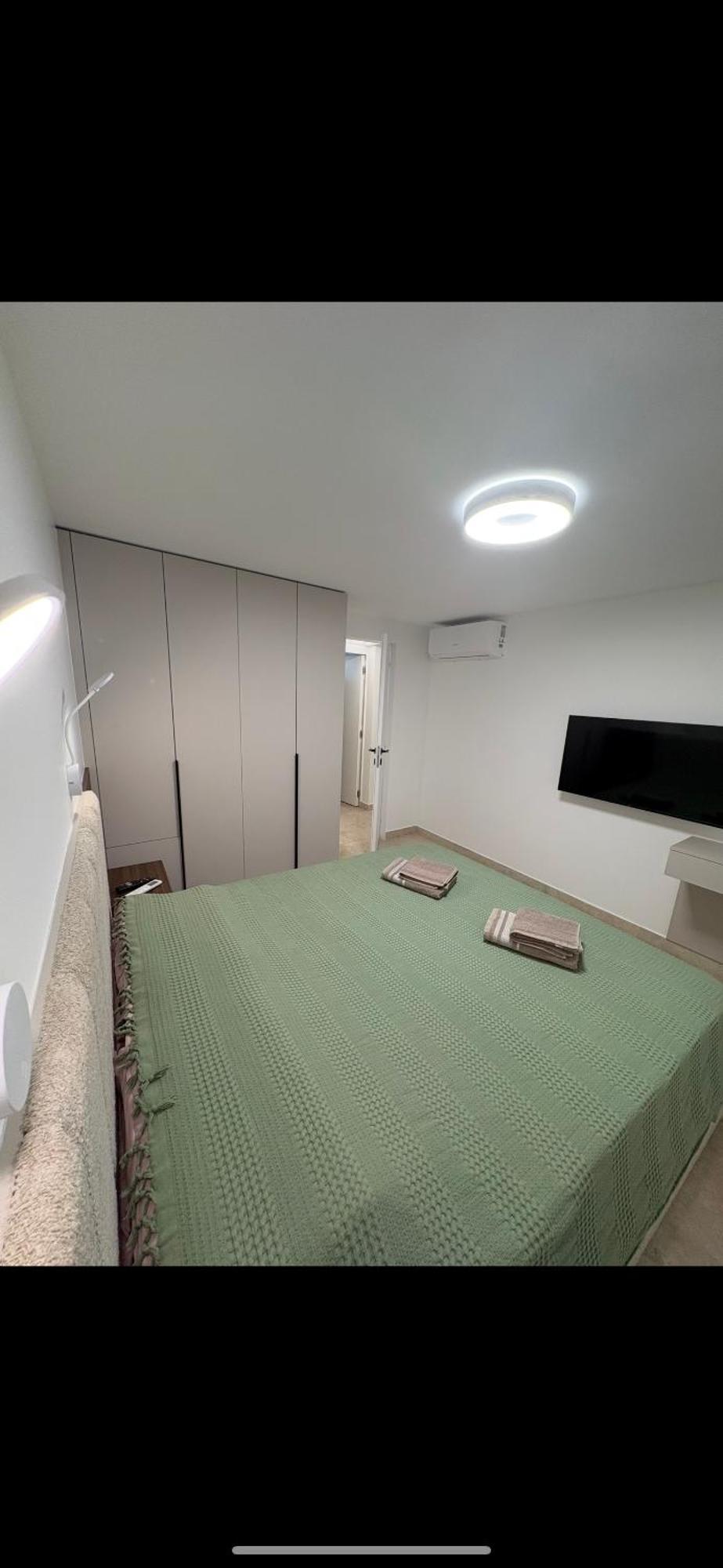 Neuf 3p- Proche & Aeroport Apartment *